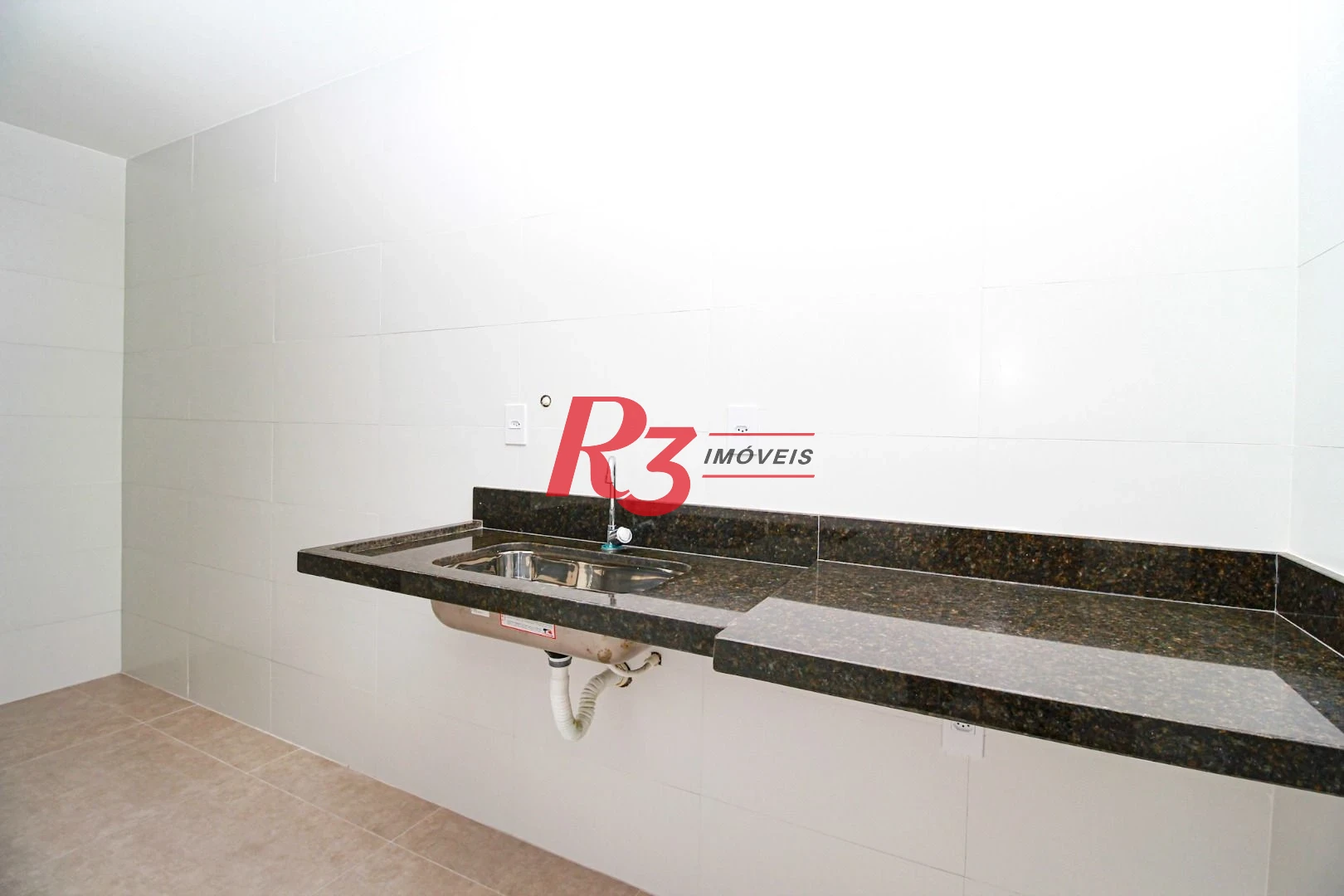 Apartamento com 2 dormitórios à venda, 58 m² por R$ 640.000,00 - Marapé - Santos/SP