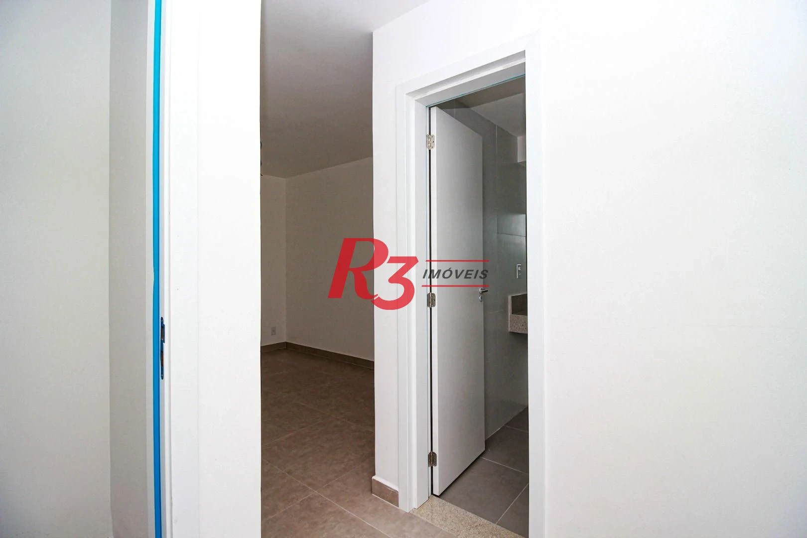 Apartamento com 2 dormitórios à venda, 58 m² por R$ 640.000,00 - Marapé - Santos/SP
