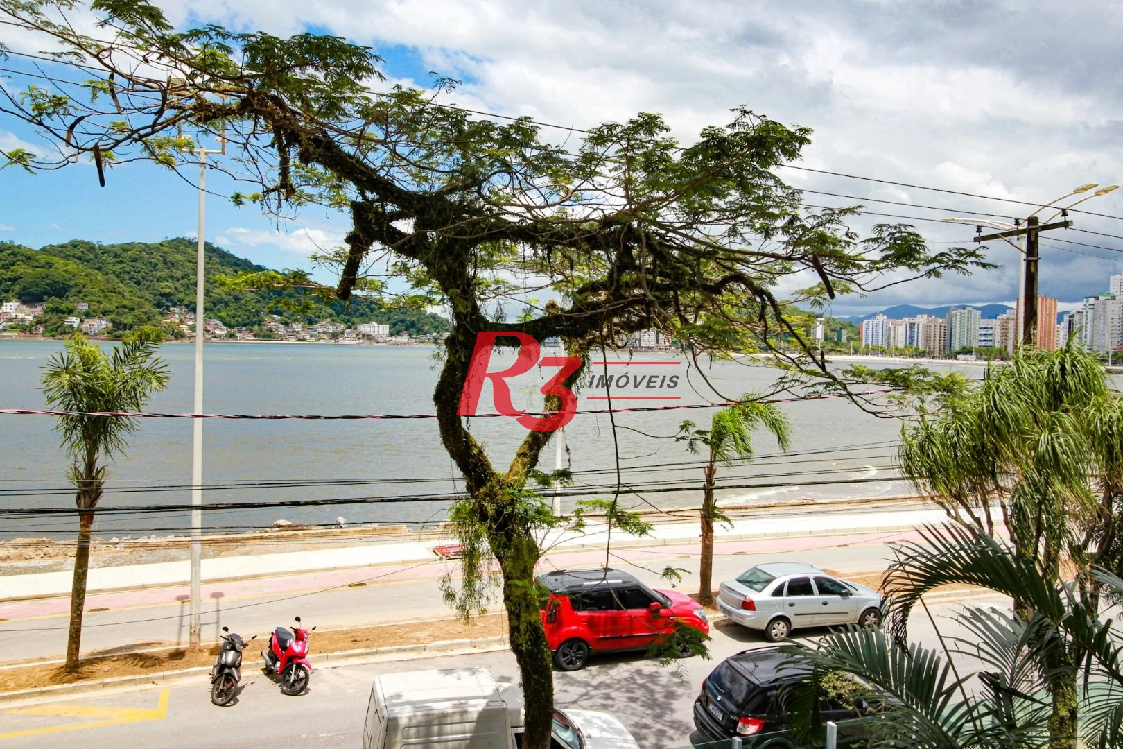 Apartamento com 2 dormitórios à venda, 105 m² por R$ 532.000,00 - Centro - São Vicente/SP