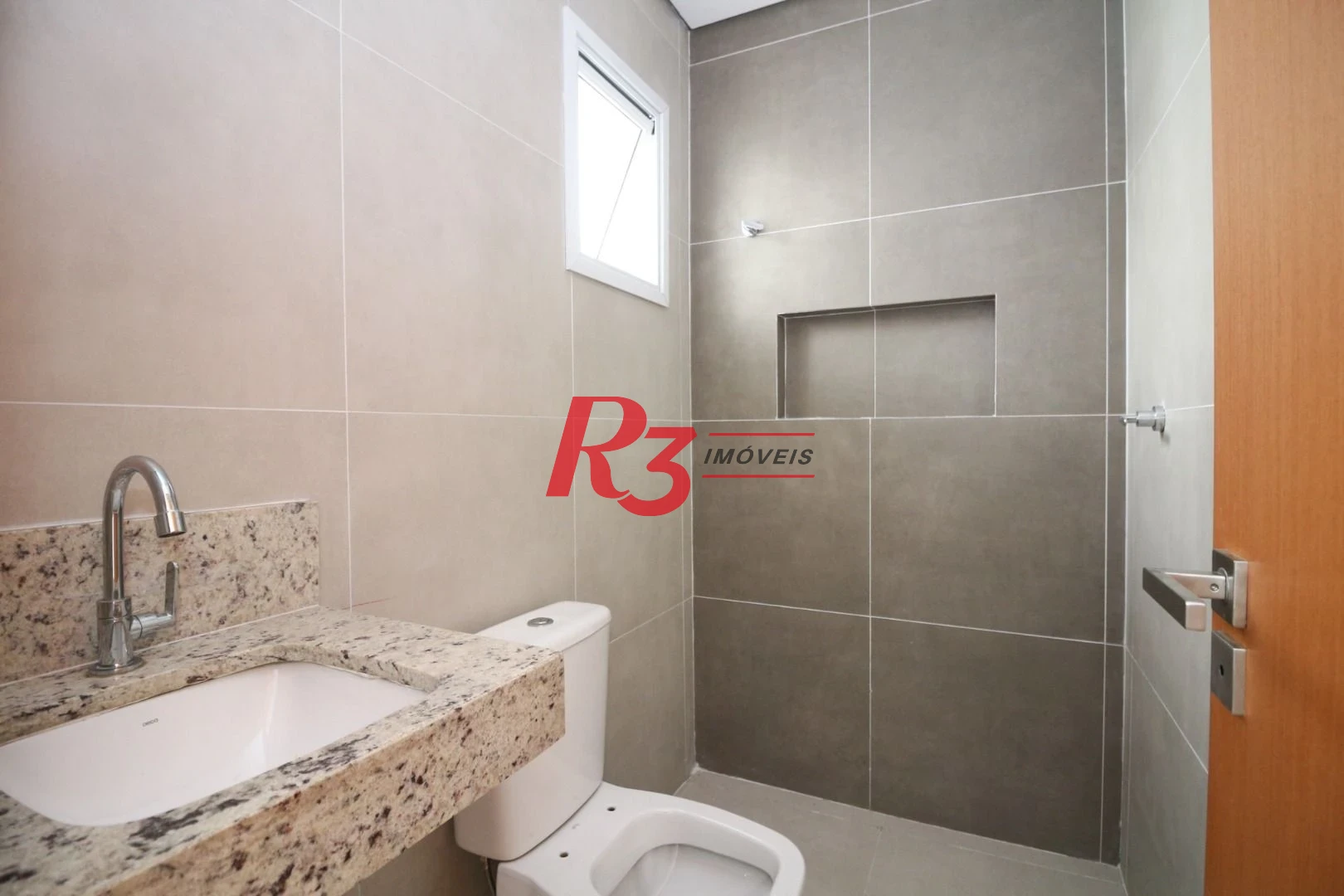 Casa com 3 dormitórios à venda, 150 m² por R$ 1.545.000,00 - Embaré - Santos/SP