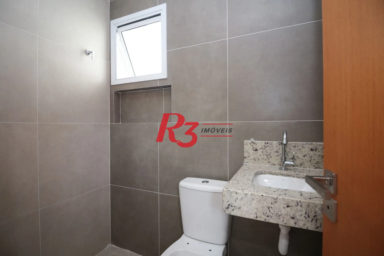 Casa com 3 dormitórios à venda, 150 m² por R$ 1.545.000,00 - Embaré - Santos/SP