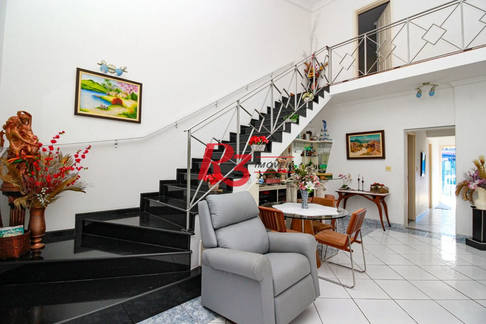 Casa com 4 dormitórios à venda, 575 m² - Encruzilhada - Santos/SP