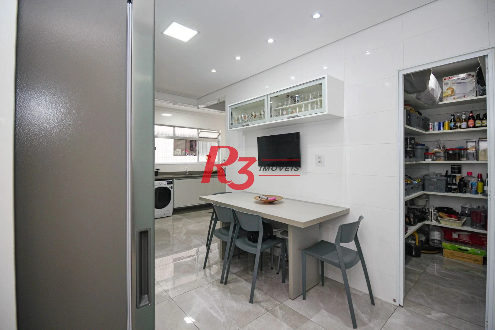 Apartamento com 3 dormitórios à venda, 125 m² por R$ 950.000,00 - Embaré - Santos/SP