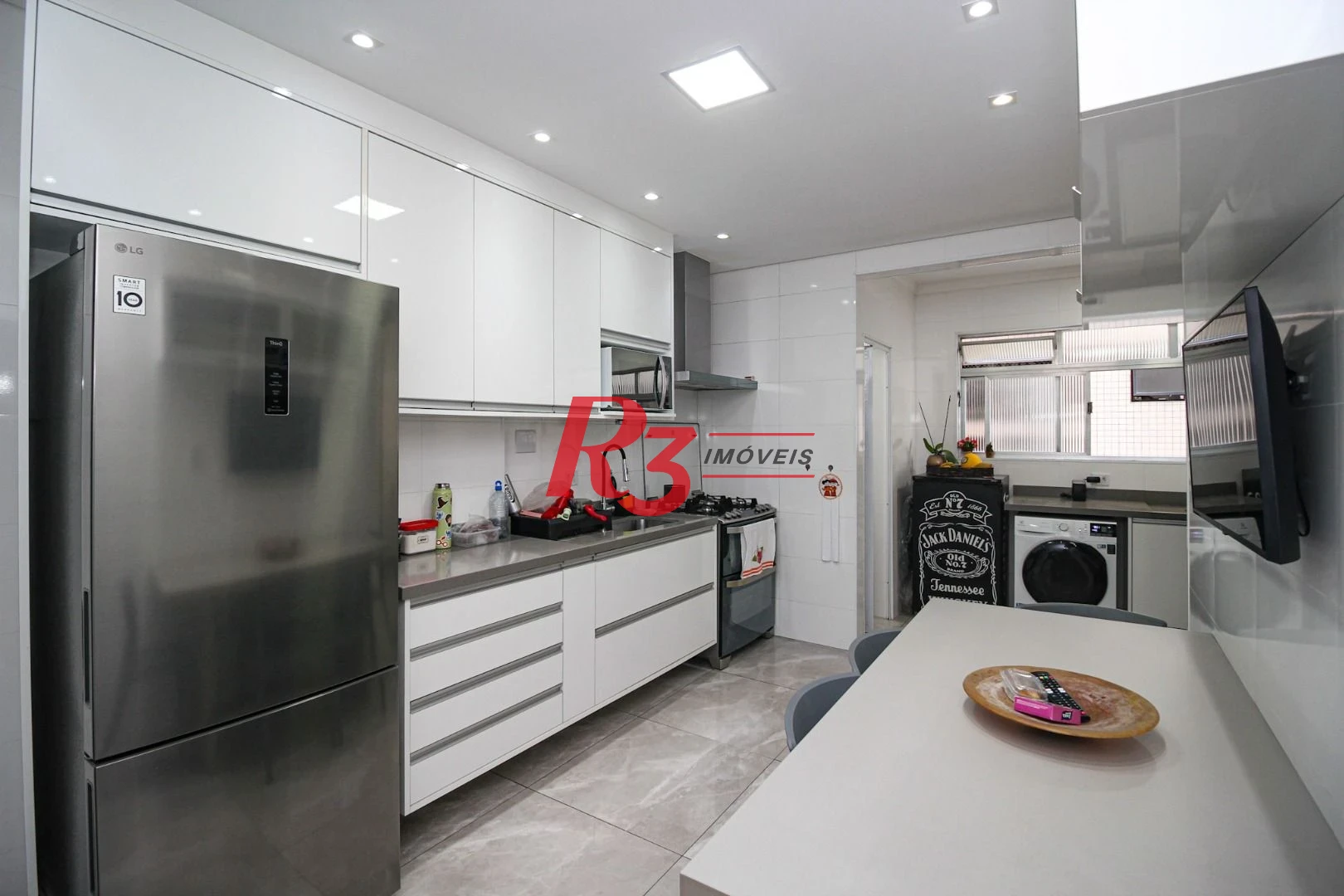 Apartamento com 3 dormitórios à venda, 125 m² por R$ 950.000,00 - Embaré - Santos/SP