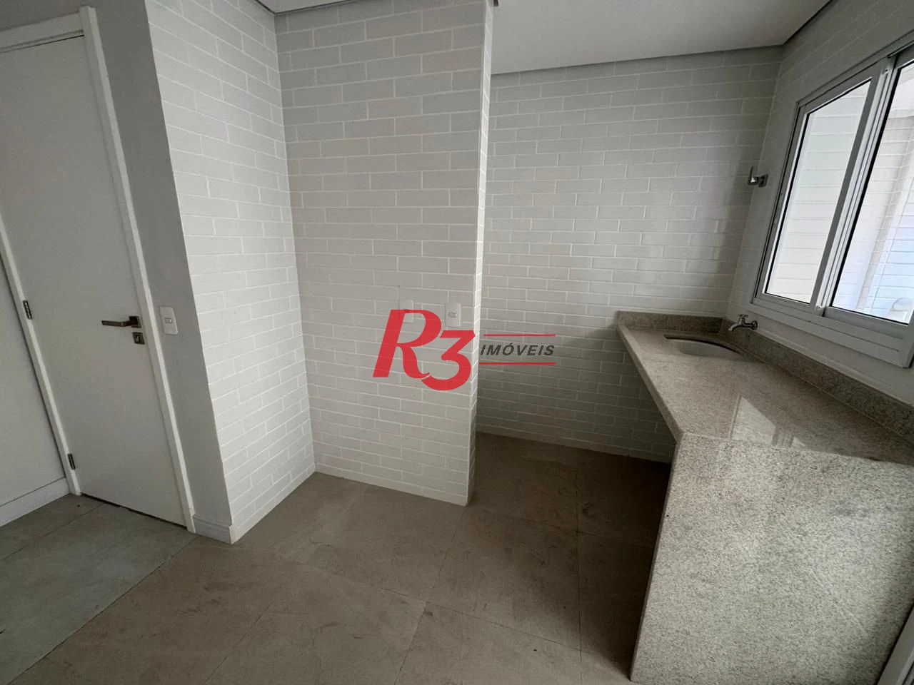 Apartamento com 2 dormitórios à venda, 82 m² por R$ 890.000,00 - Aparecida - Santos/SP