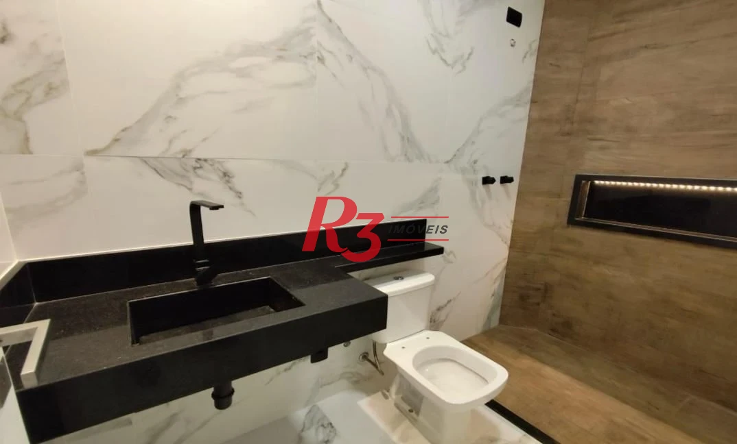 Casa com 3 dormitórios à venda, 290 m² por R$ 1.949.000,00 - Boqueirão - Santos/SP