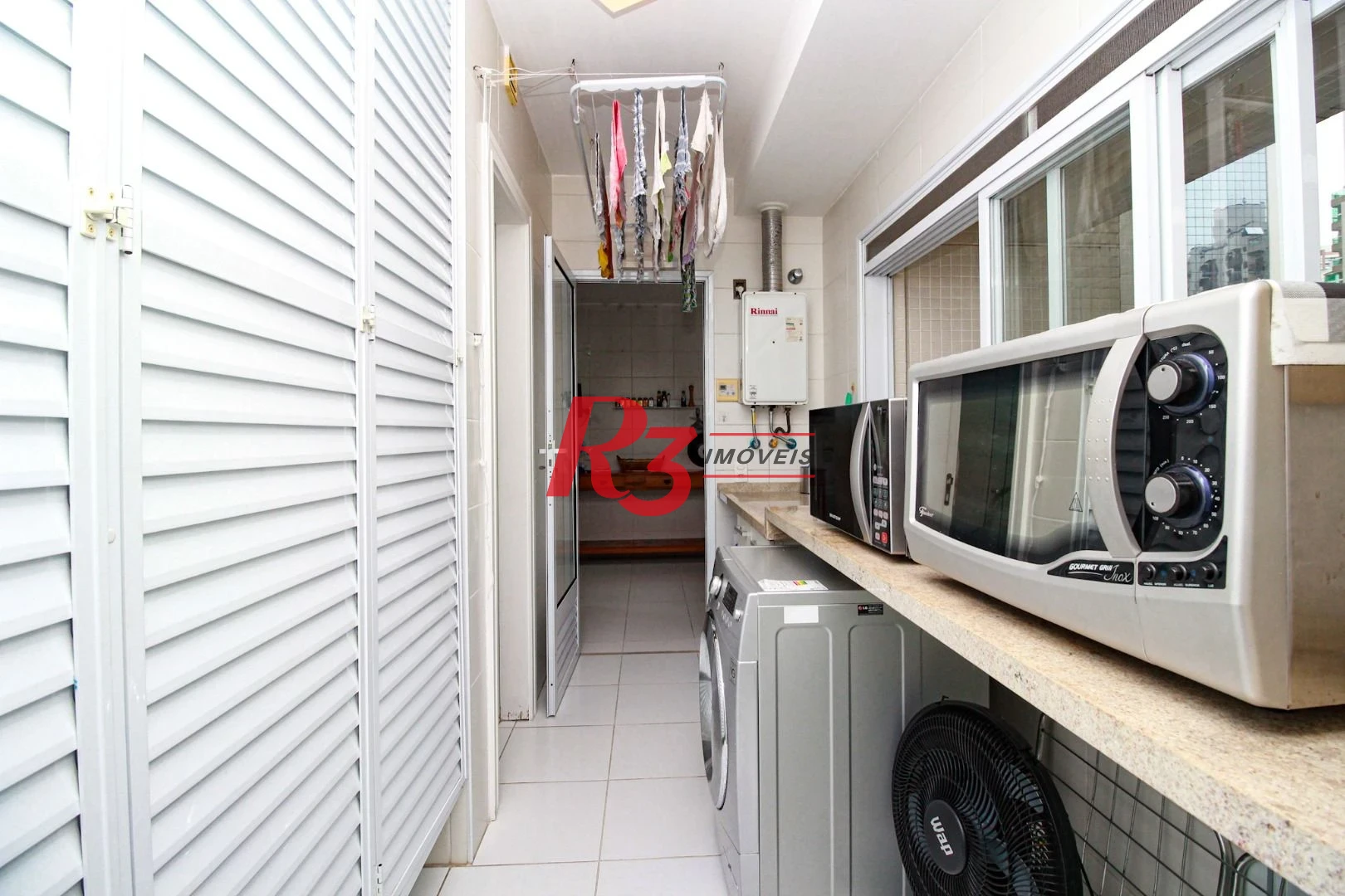 Apartamento com 3 suítes à venda, 189 m² e 3 vagas por R$ 2.380.000 - Ponta da Praia - Santos/SP