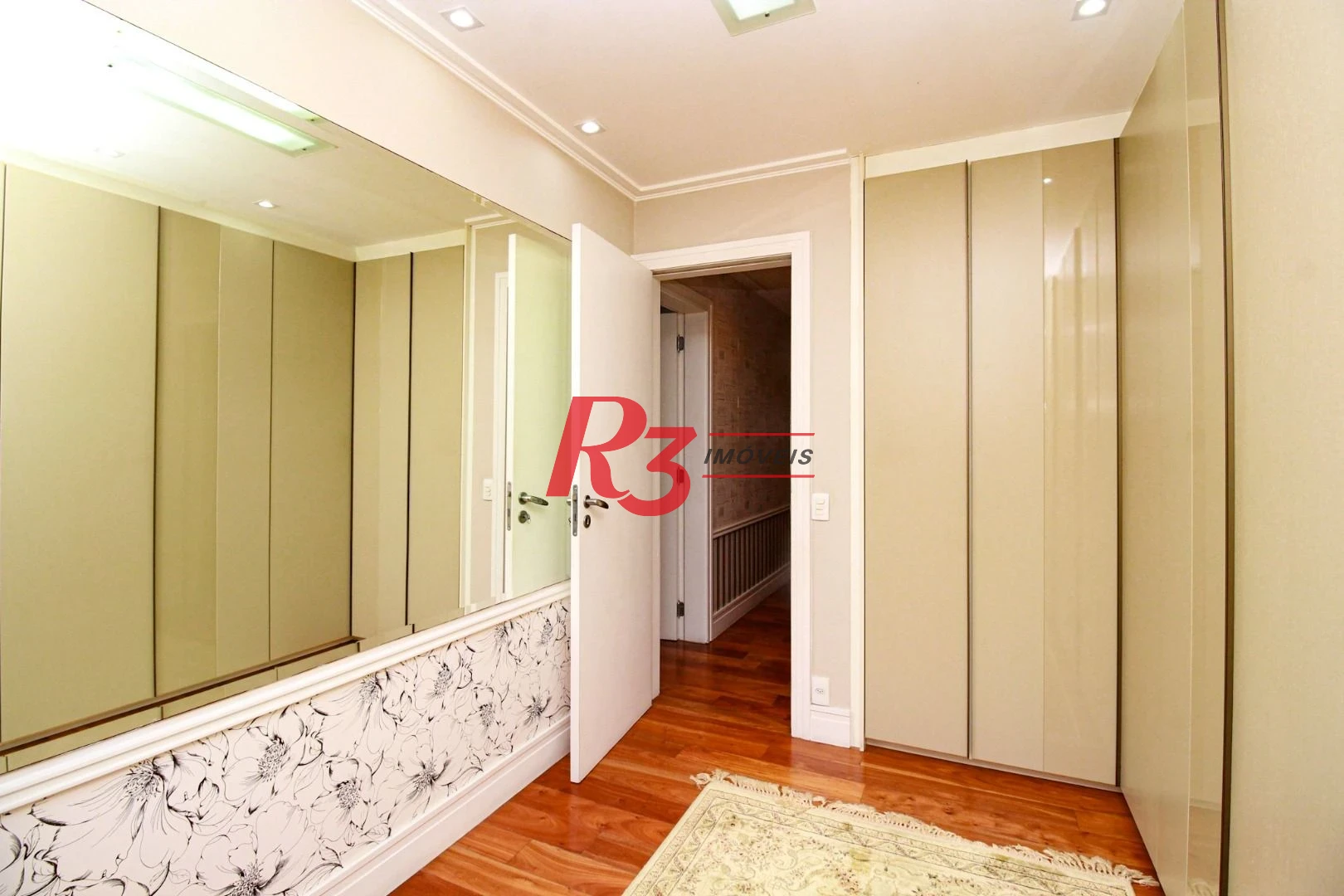 Apartamento com 3 suítes à venda, 189 m² e 3 vagas por R$ 2.380.000 - Ponta da Praia - Santos/SP