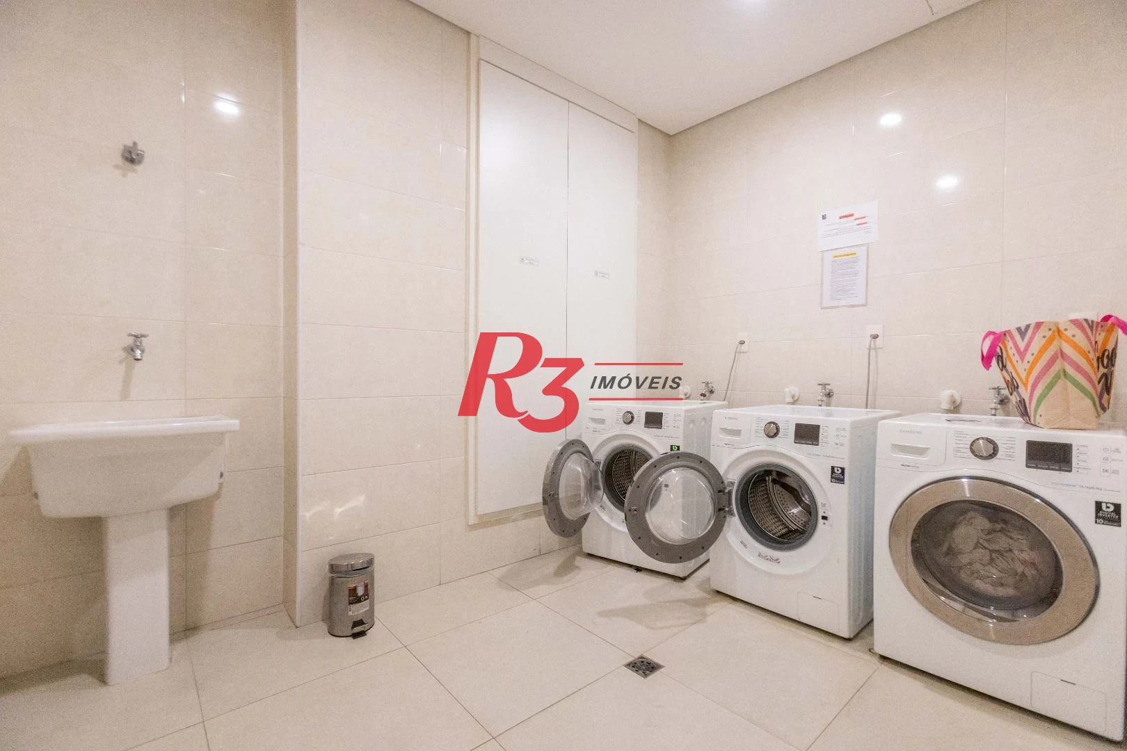 Apartamento com 1 dormitório à venda, 106 m² por R$ 2.200.000,00 - Aparecida - Santos/SP