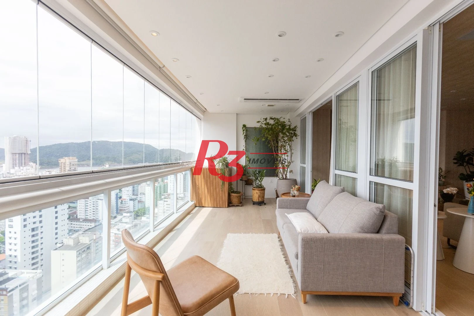 Apartamento com 1 dormitório à venda, 106 m² por R$ 2.200.000,00 - Aparecida - Santos/SP