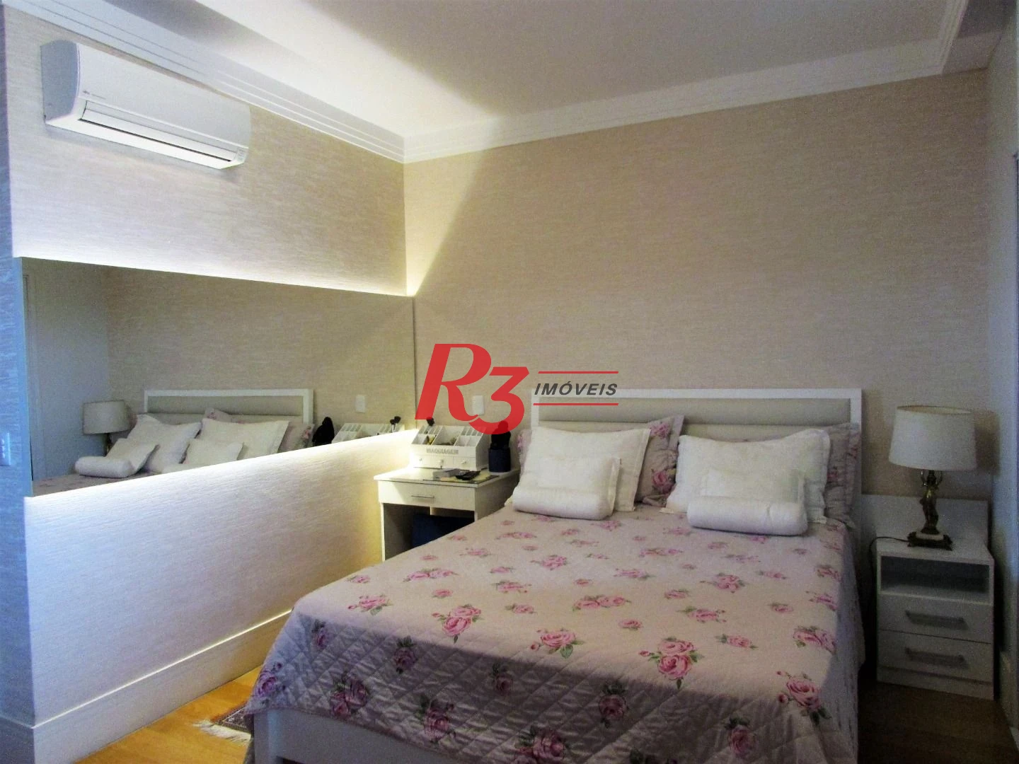 Apartamento para alugar, 178 m² por R$ 19.000,00/mês - Gonzaga - Santos/SP