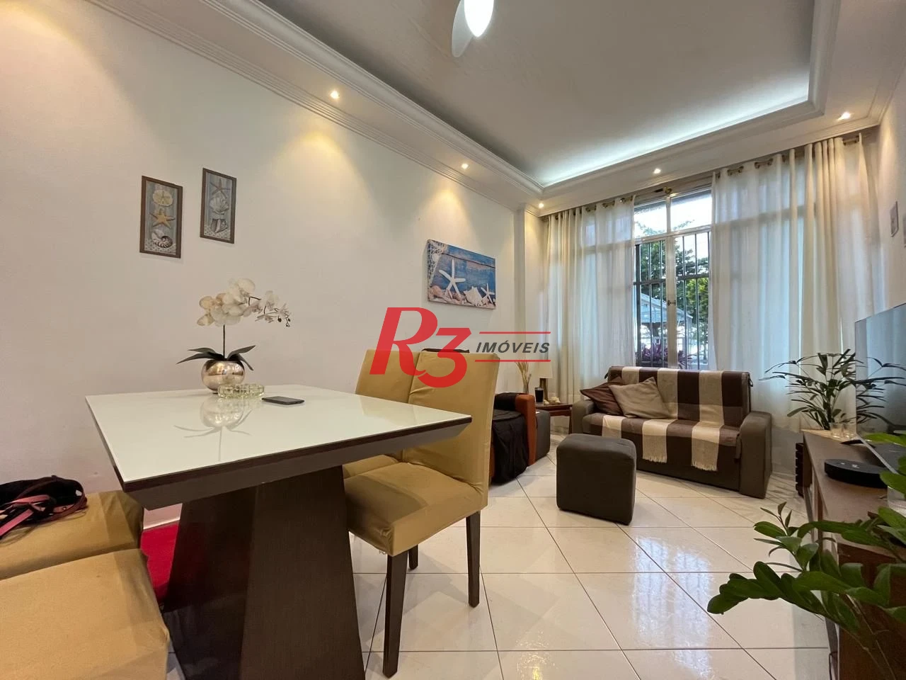 Apartamento com 2 dormitórios à venda, 78 m² por R$ 557.000,00 - Embaré - Santos/SP