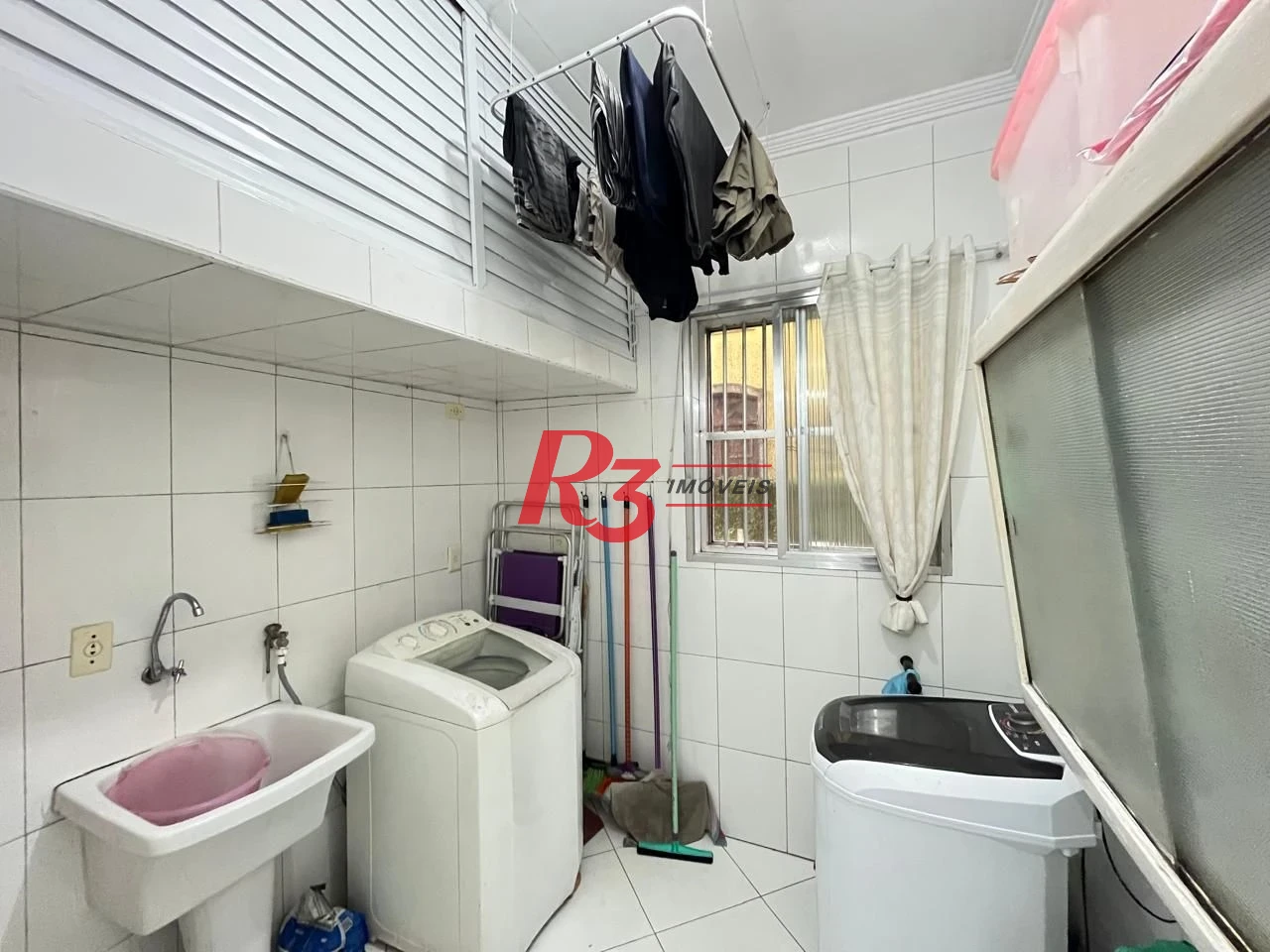 Apartamento com 2 dormitórios à venda, 78 m² por R$ 557.000,00 - Embaré - Santos/SP