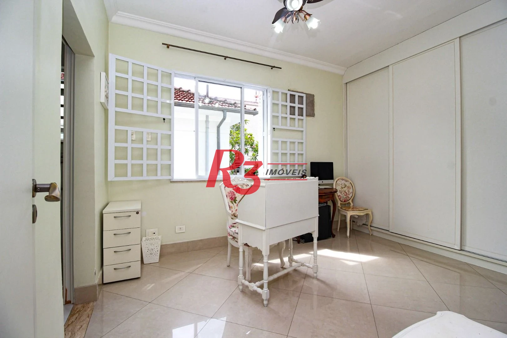 Sobrado à venda, 200 m² por R$ 2.080.000,00 - Embaré - Santos/SP