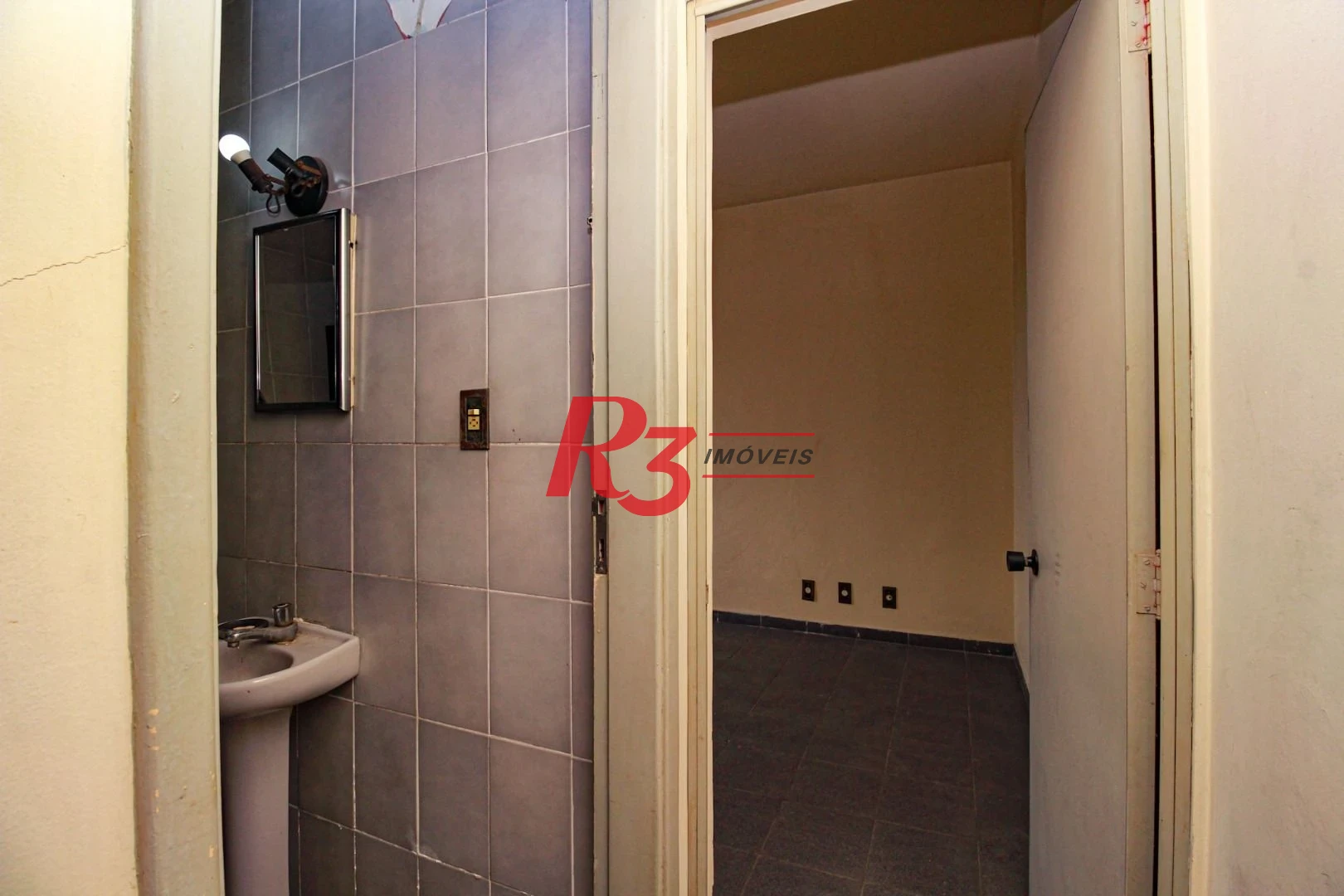 Conjunto à venda, 100 m² por R$ 426.000,00 - Ponta da Praia - Santos/SP