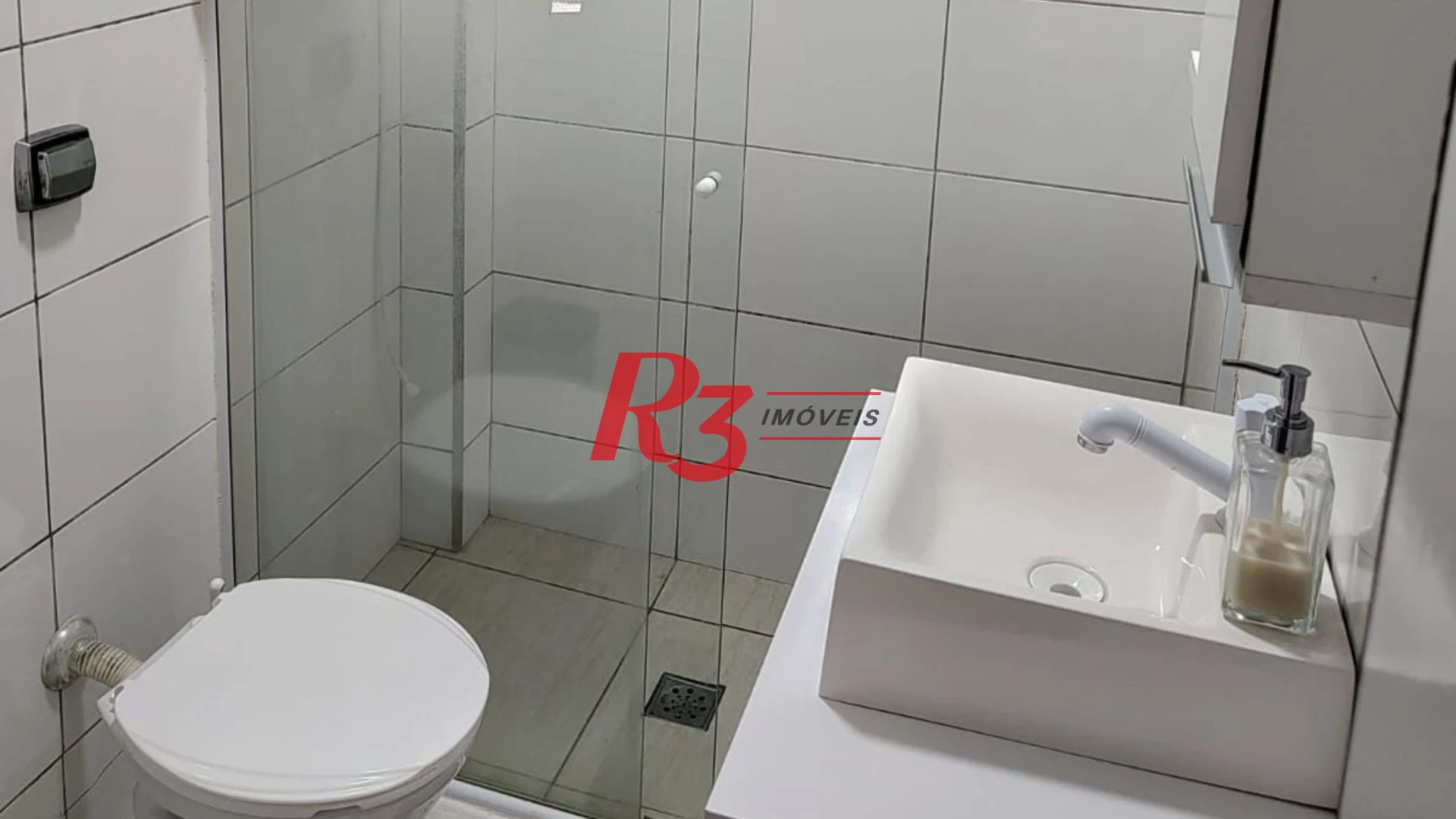 Kitnet com 1 dormitório para alugar, 26 m² por R$ 3.000,02/mês - Gonzaga - Santos/SP