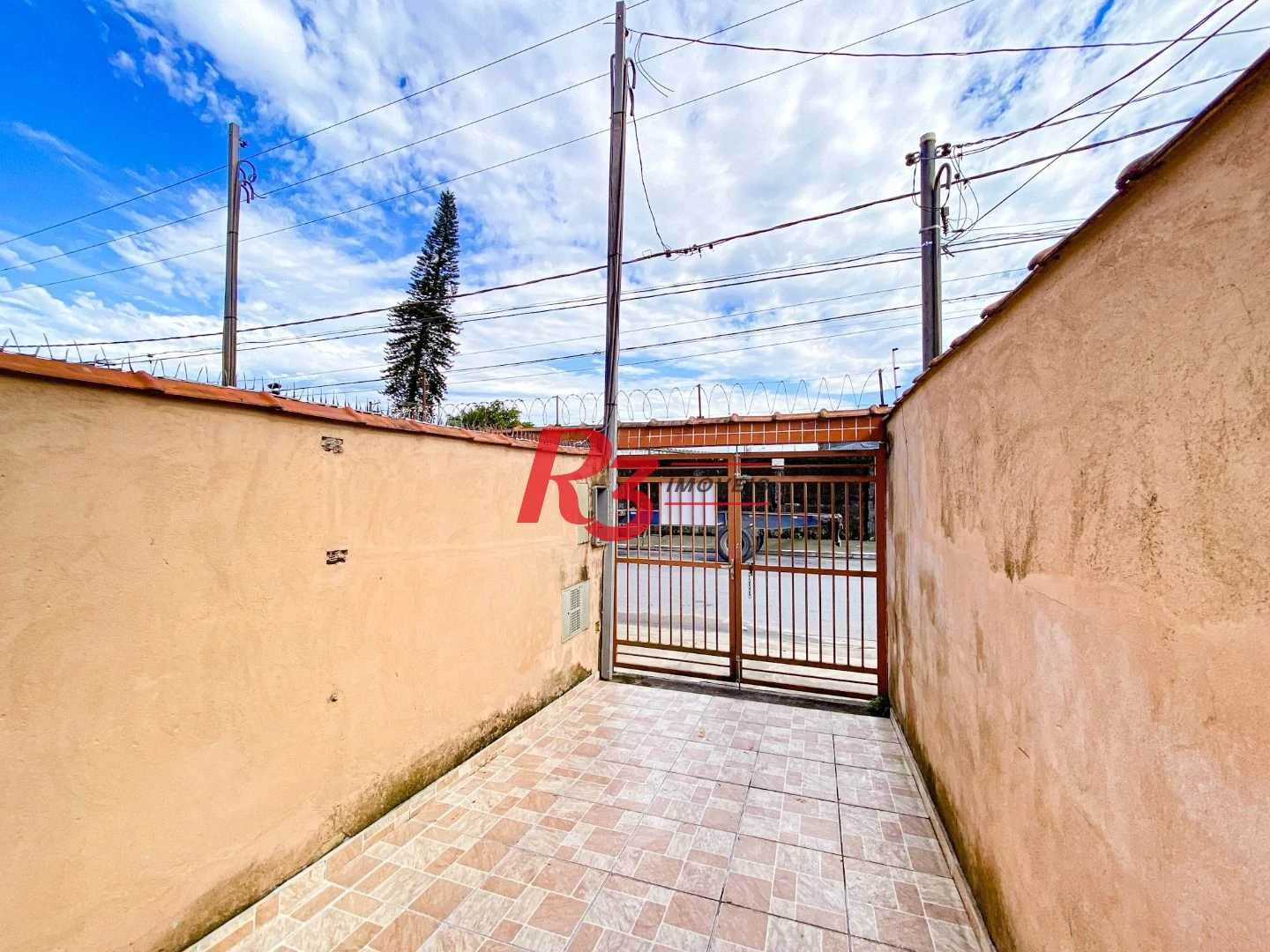 Casa com 2 dormitórios à venda, 60 m² por R$ 298.000,00 - Chico de Paula - Santos/SP