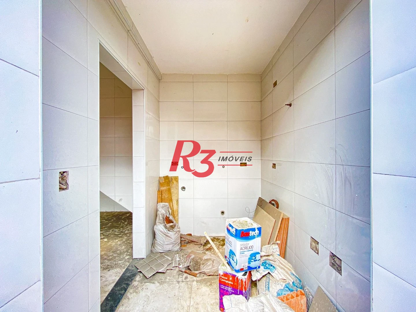 Casa com 2 dormitórios à venda, 60 m² por R$ 298.000,00 - Chico de Paula - Santos/SP