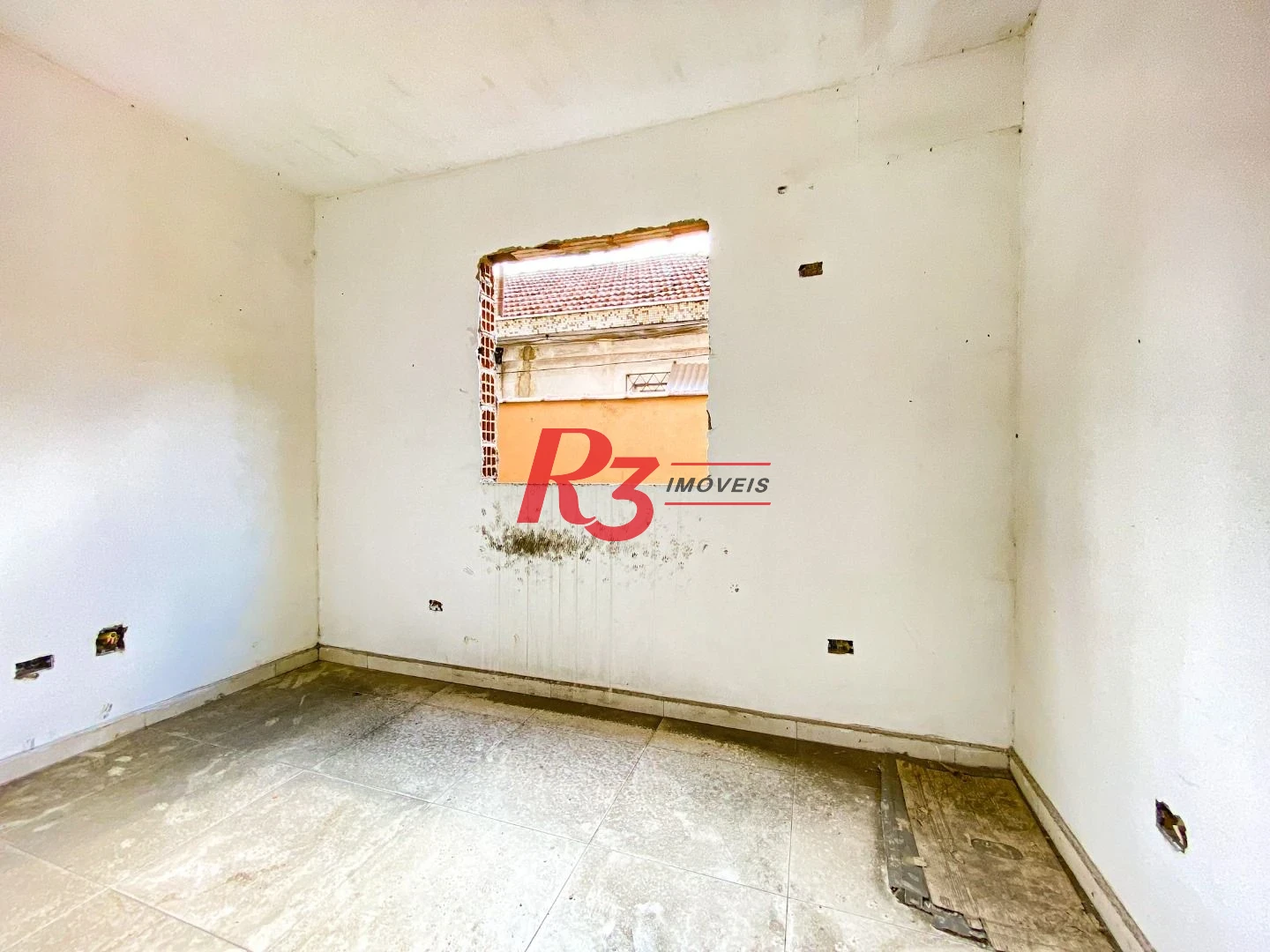 Casa com 2 dormitórios à venda, 60 m² por R$ 298.000,00 - Chico de Paula - Santos/SP