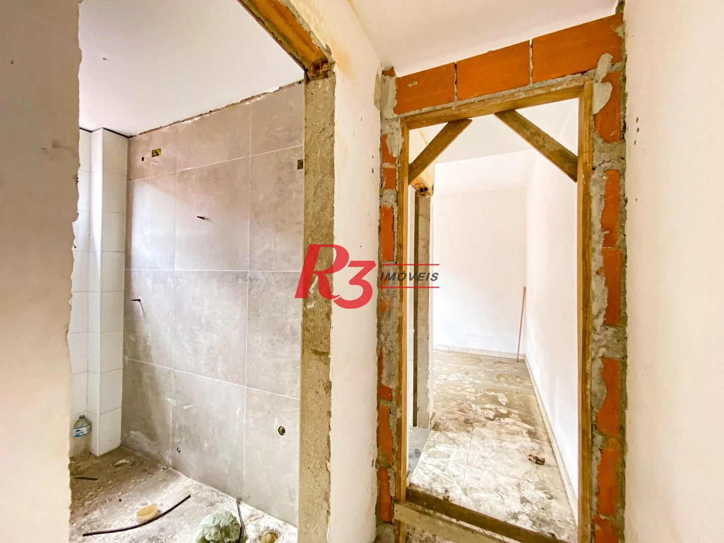 Casa com 2 dormitórios à venda, 60 m² por R$ 298.000,00 - Chico de Paula - Santos/SP