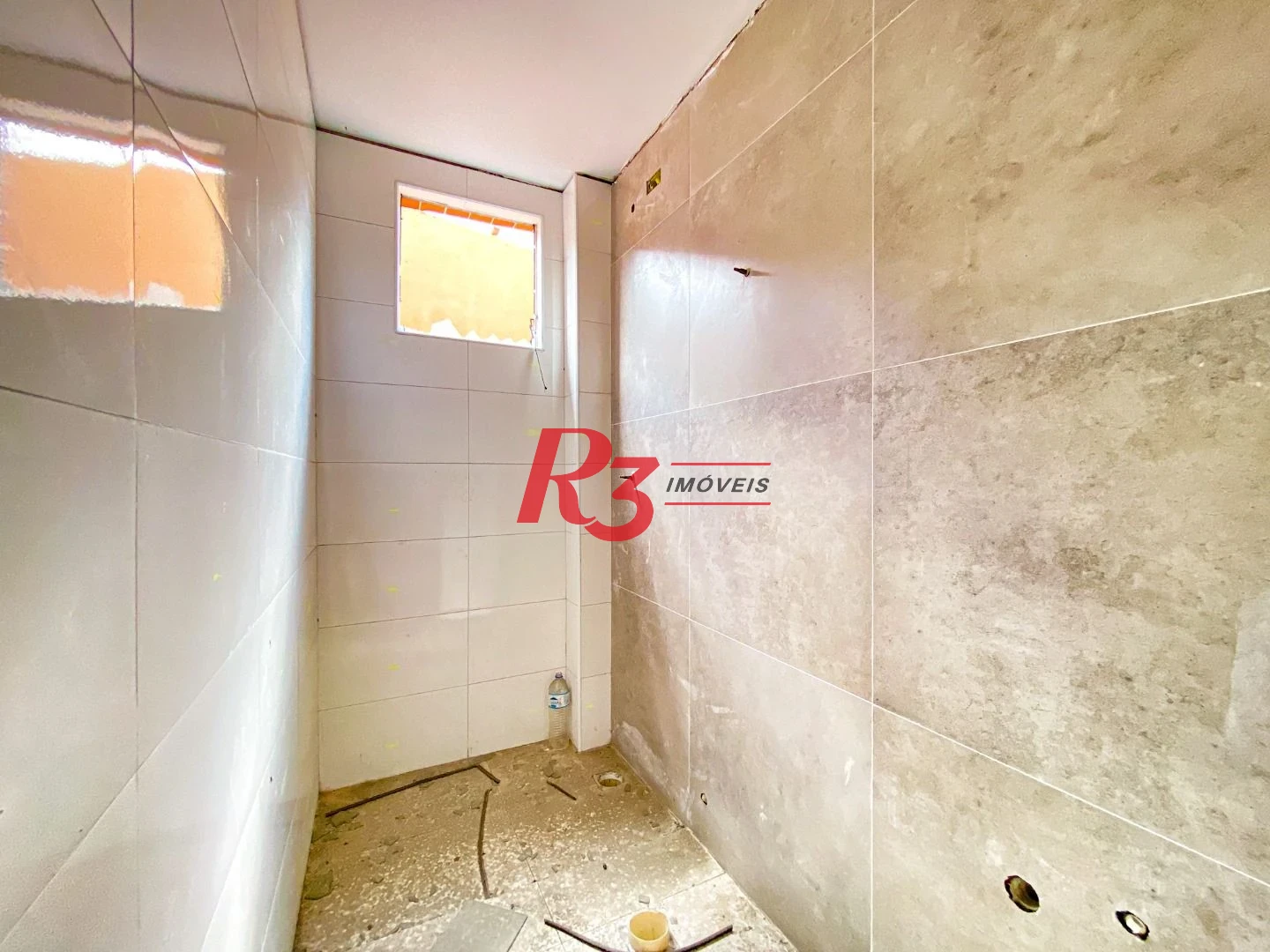 Casa com 2 dormitórios à venda, 60 m² por R$ 298.000,00 - Chico de Paula - Santos/SP