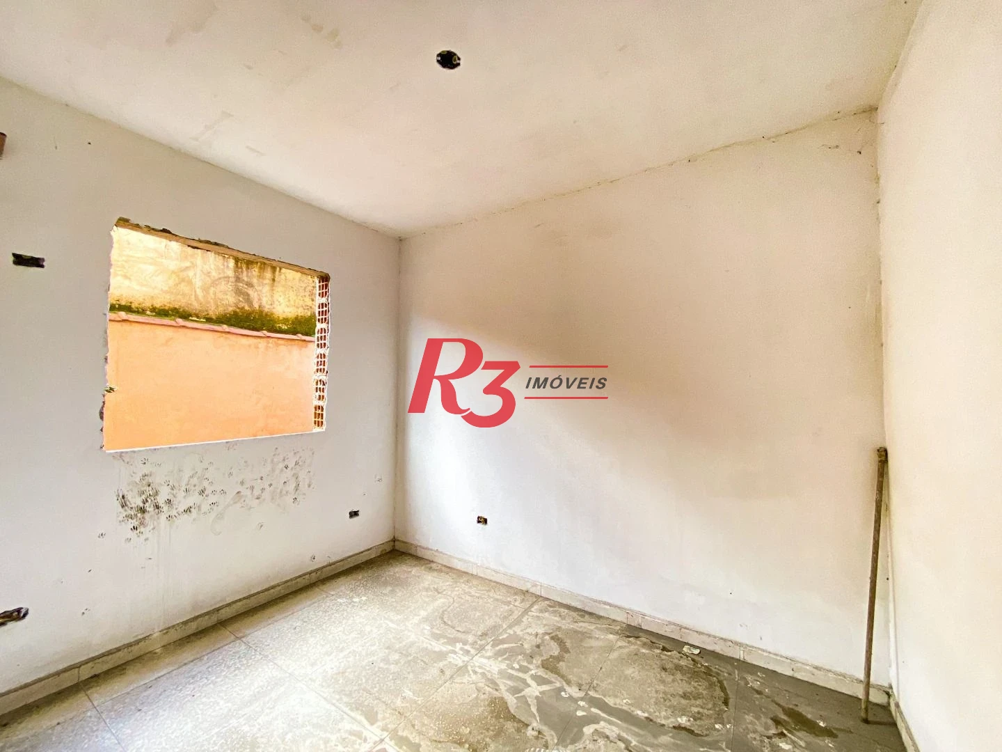 Casa com 2 dormitórios à venda, 60 m² por R$ 298.000,00 - Chico de Paula - Santos/SP