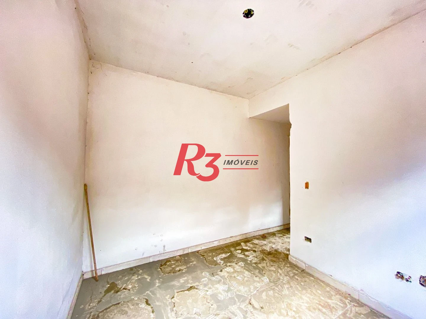 Casa com 2 dormitórios à venda, 60 m² por R$ 298.000,00 - Chico de Paula - Santos/SP