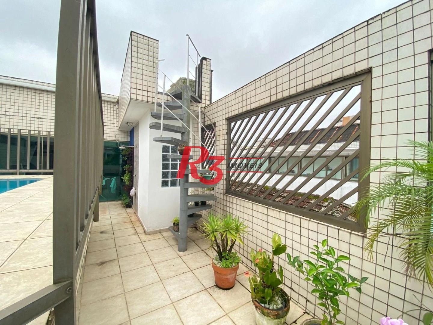 Sobrado com 4 dormitórios à venda, 212 m² por R$ 1.420.000,00 - Embaré - Santos/SP