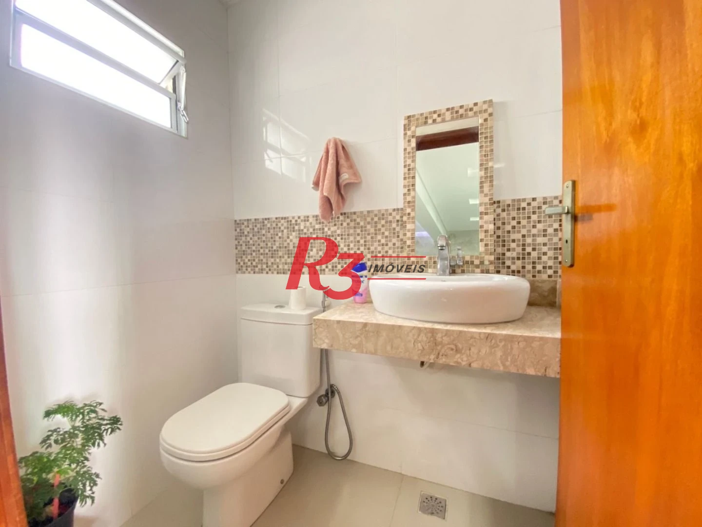 Sobrado com 4 dormitórios à venda, 212 m² por R$ 1.420.000,00 - Embaré - Santos/SP