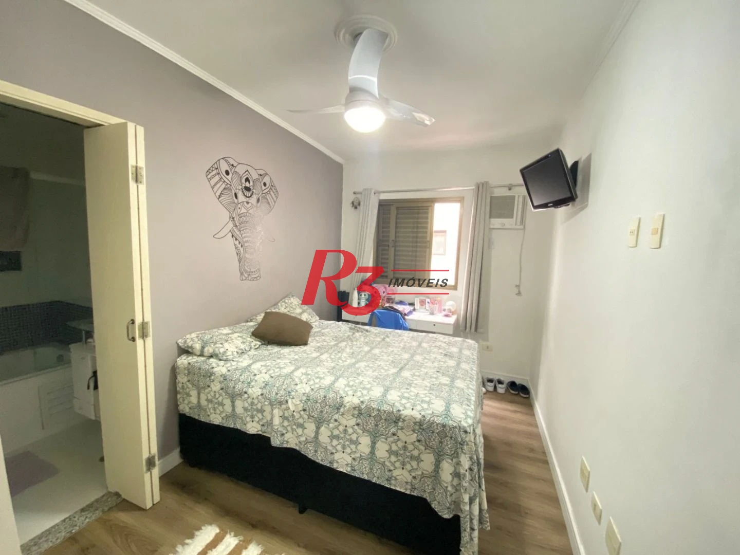 Sobrado com 4 dormitórios à venda, 212 m² por R$ 1.420.000,00 - Embaré - Santos/SP