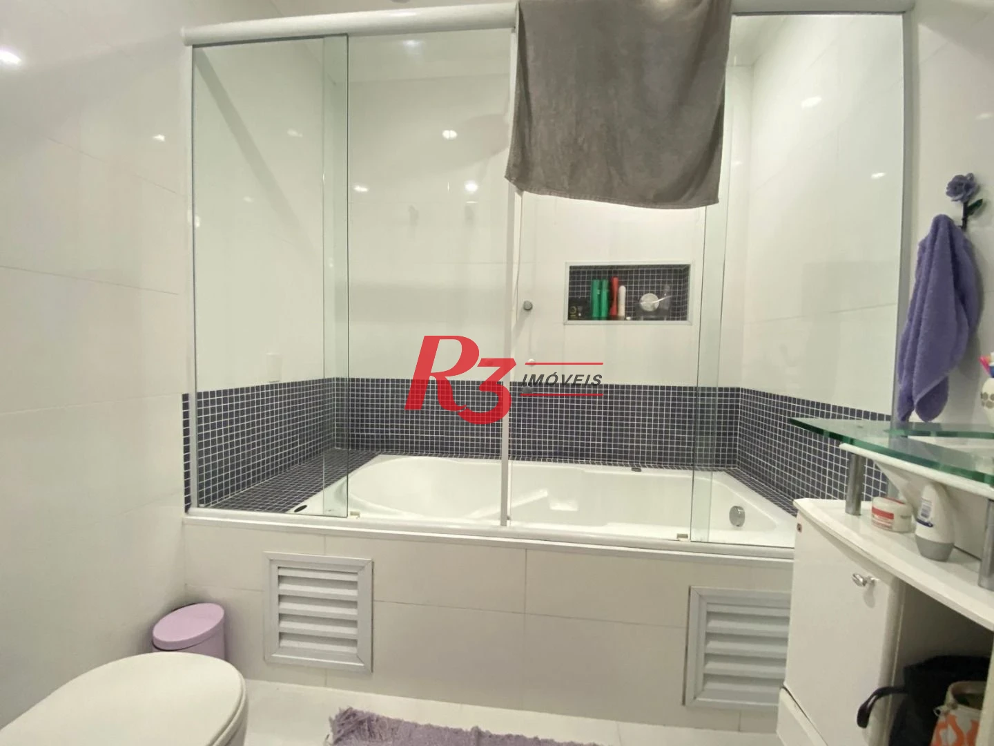 Sobrado com 4 dormitórios à venda, 212 m² por R$ 1.420.000,00 - Embaré - Santos/SP