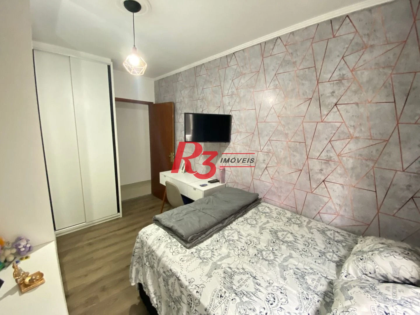Sobrado com 4 dormitórios à venda, 212 m² por R$ 1.420.000,00 - Embaré - Santos/SP