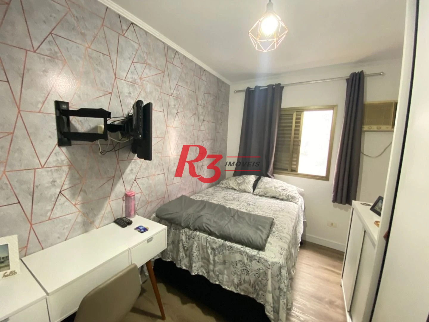Sobrado com 4 dormitórios à venda, 212 m² por R$ 1.420.000,00 - Embaré - Santos/SP