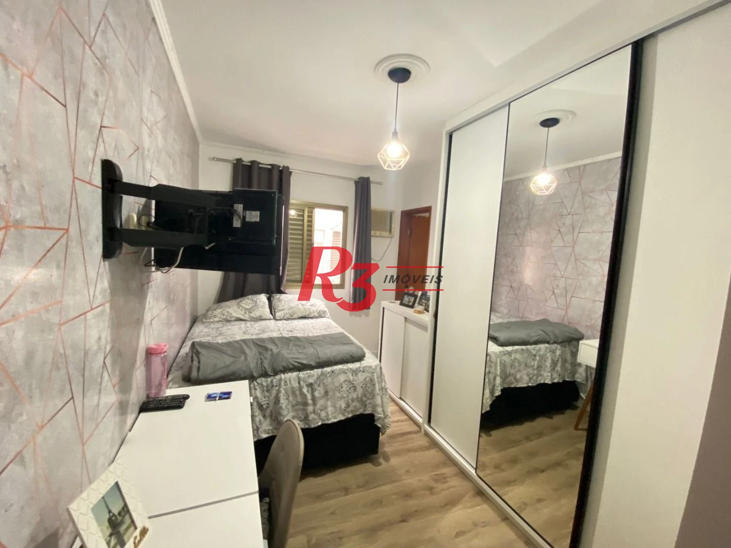 Sobrado com 4 dormitórios à venda, 212 m² por R$ 1.420.000,00 - Embaré - Santos/SP
