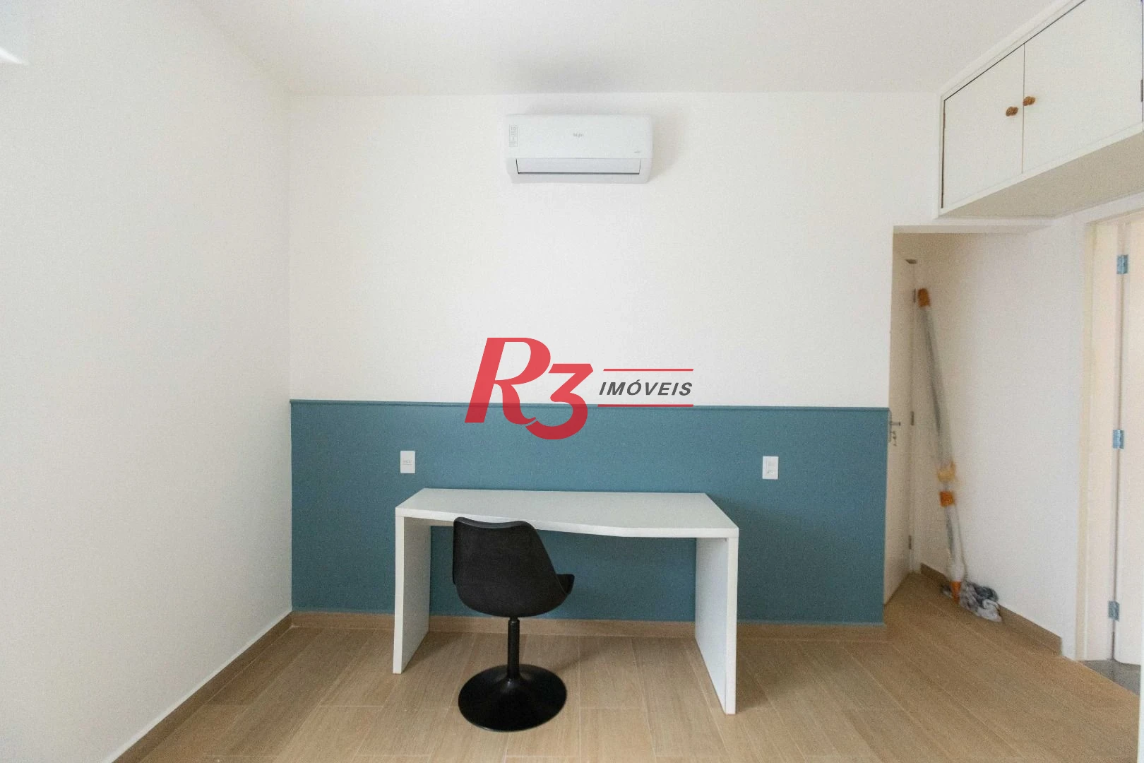 Apartamento com 2 dormitórios à venda, 69 m² por R$ 530.000,00 - José Menino - Santos/SP