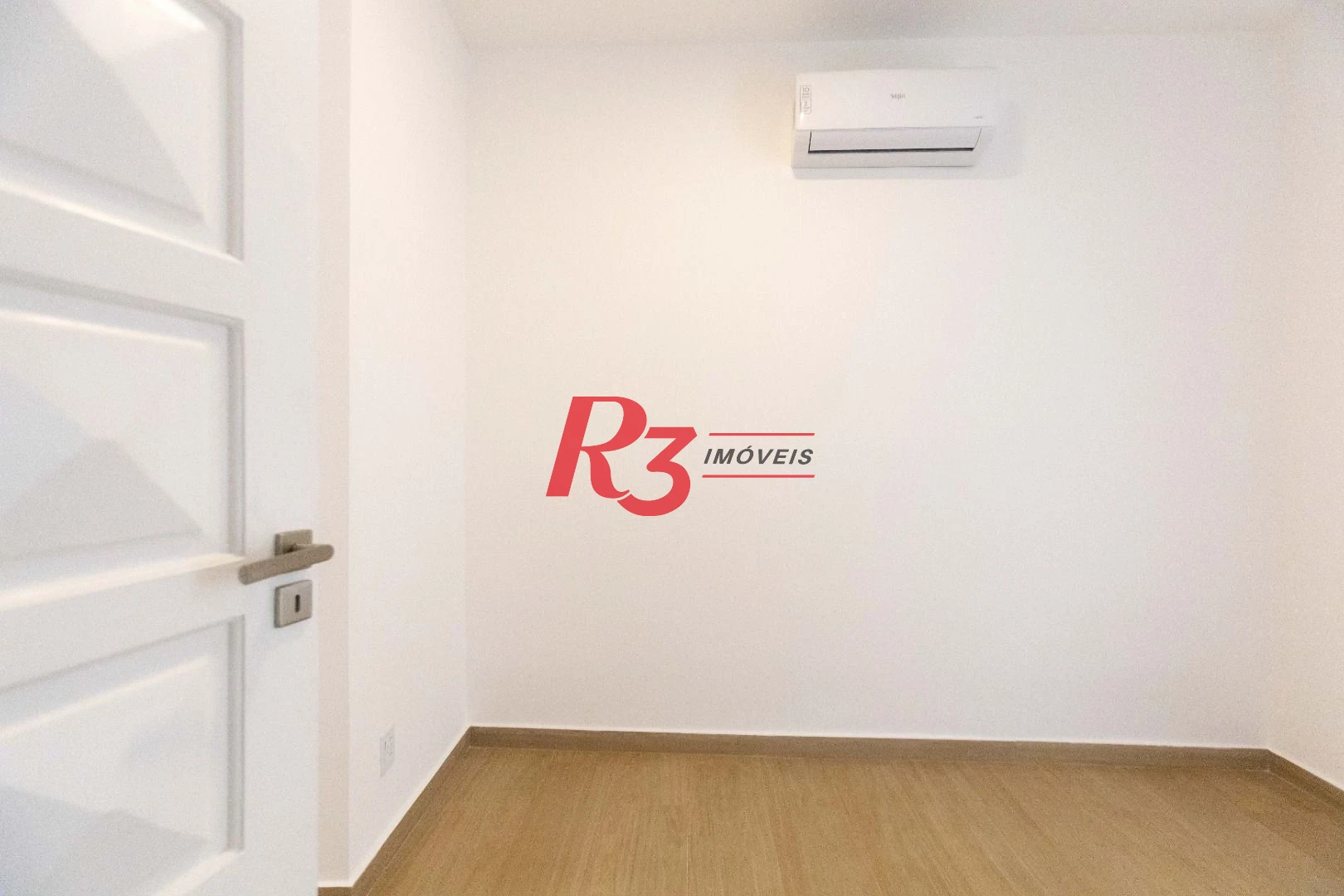 Apartamento com 2 dormitórios à venda, 69 m² por R$ 530.000,00 - José Menino - Santos/SP