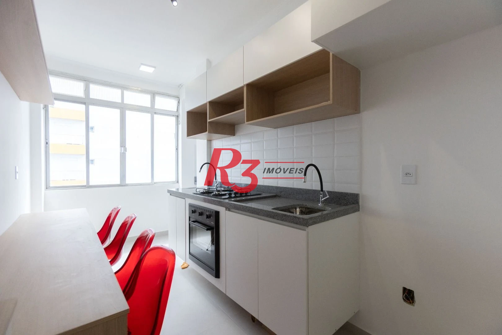 Apartamento com 2 dormitórios à venda, 69 m² por R$ 530.000,00 - José Menino - Santos/SP