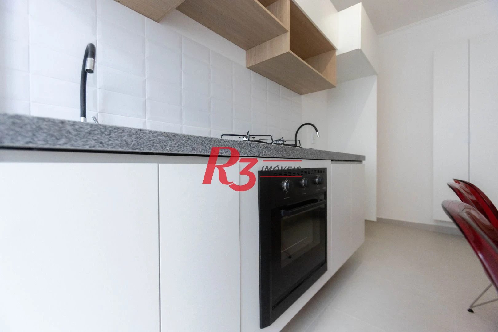 Apartamento com 2 dormitórios à venda, 69 m² por R$ 530.000,00 - José Menino - Santos/SP