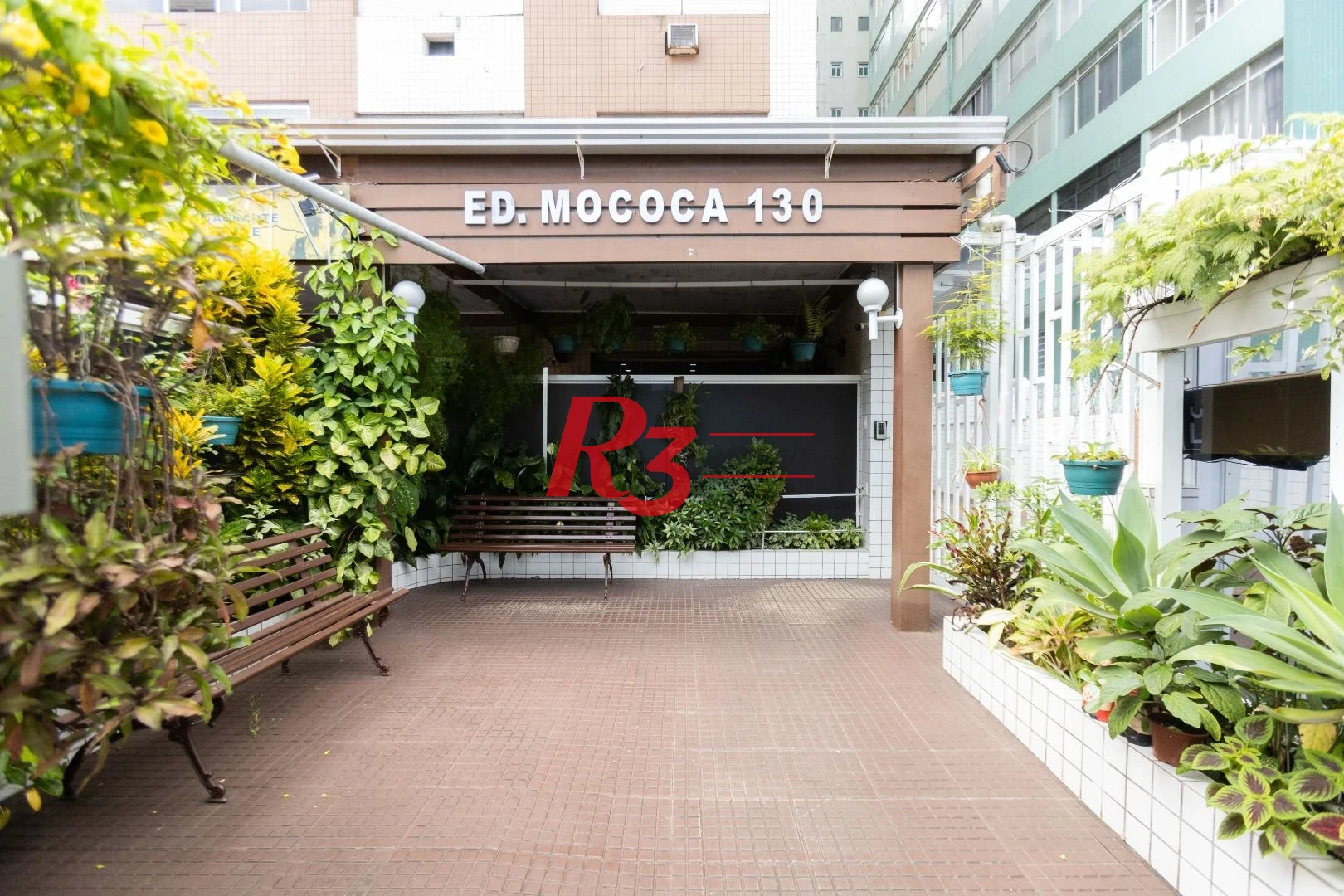 Apartamento com 2 dormitórios à venda, 69 m² por R$ 530.000,00 - José Menino - Santos/SP