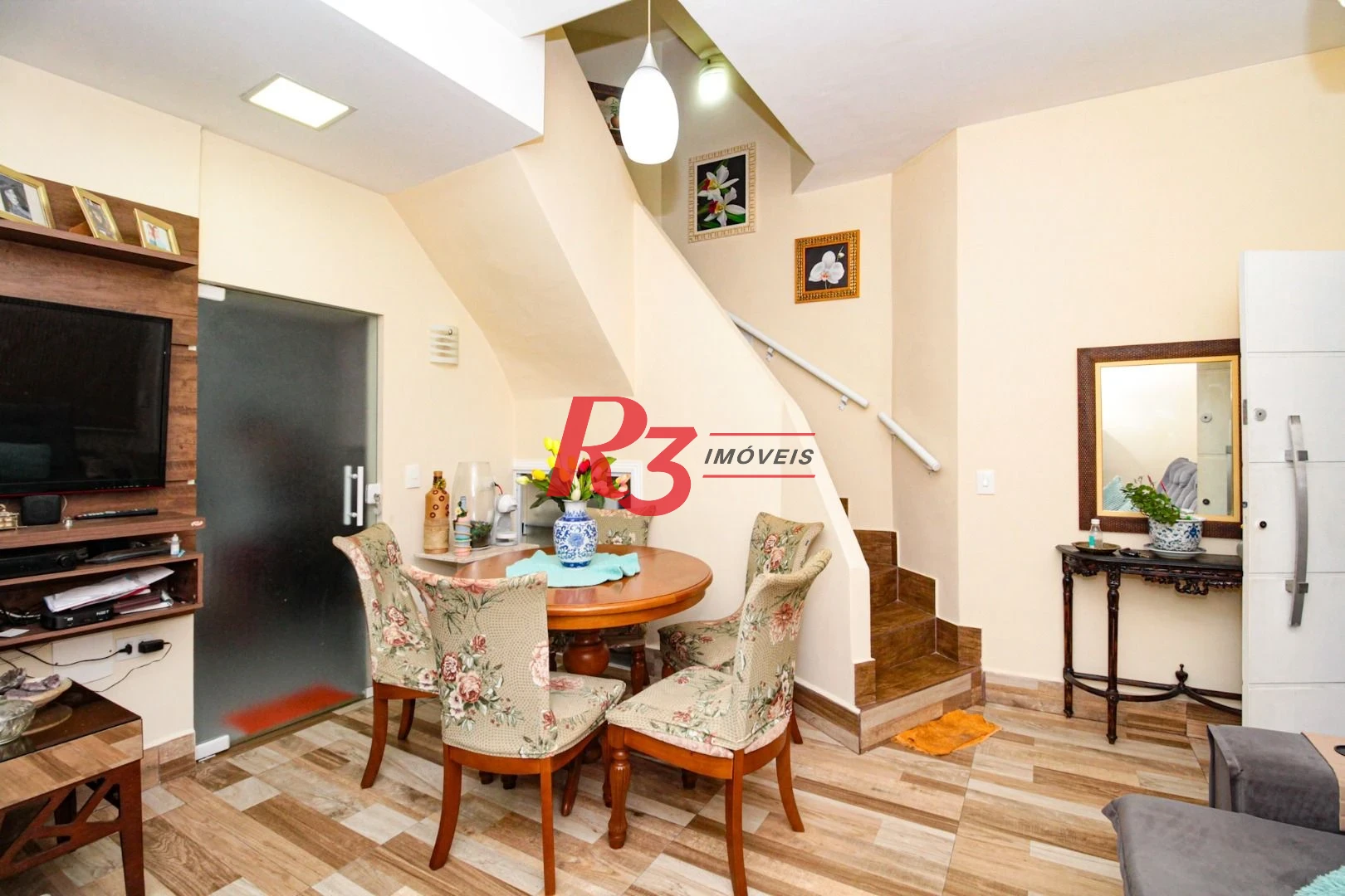Sobrado com 3 dormitórios à venda, 89 m² por R$ 750.000,00 - Campo Grande - Santos/SP