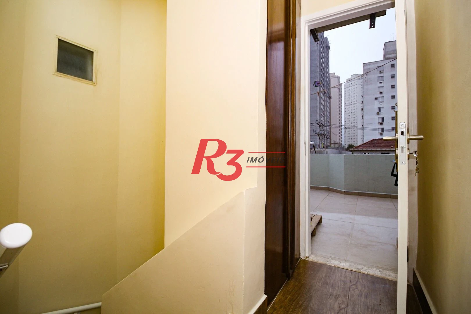 Sobrado com 3 dormitórios à venda, 89 m² por R$ 750.000,00 - Campo Grande - Santos/SP