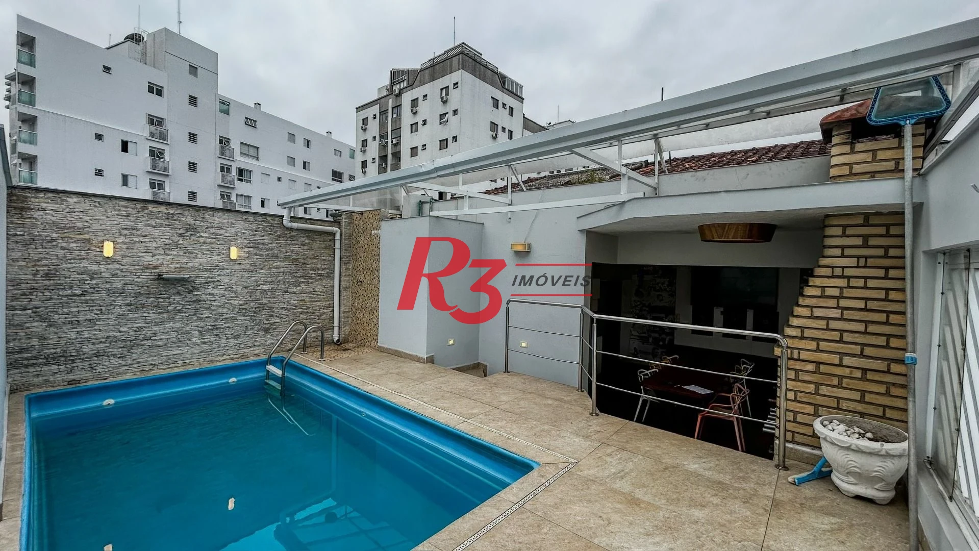 Casa com 3 dormitórios à venda, 307 m² por R$ 1.600.000,00 - Marapé - Santos/SP