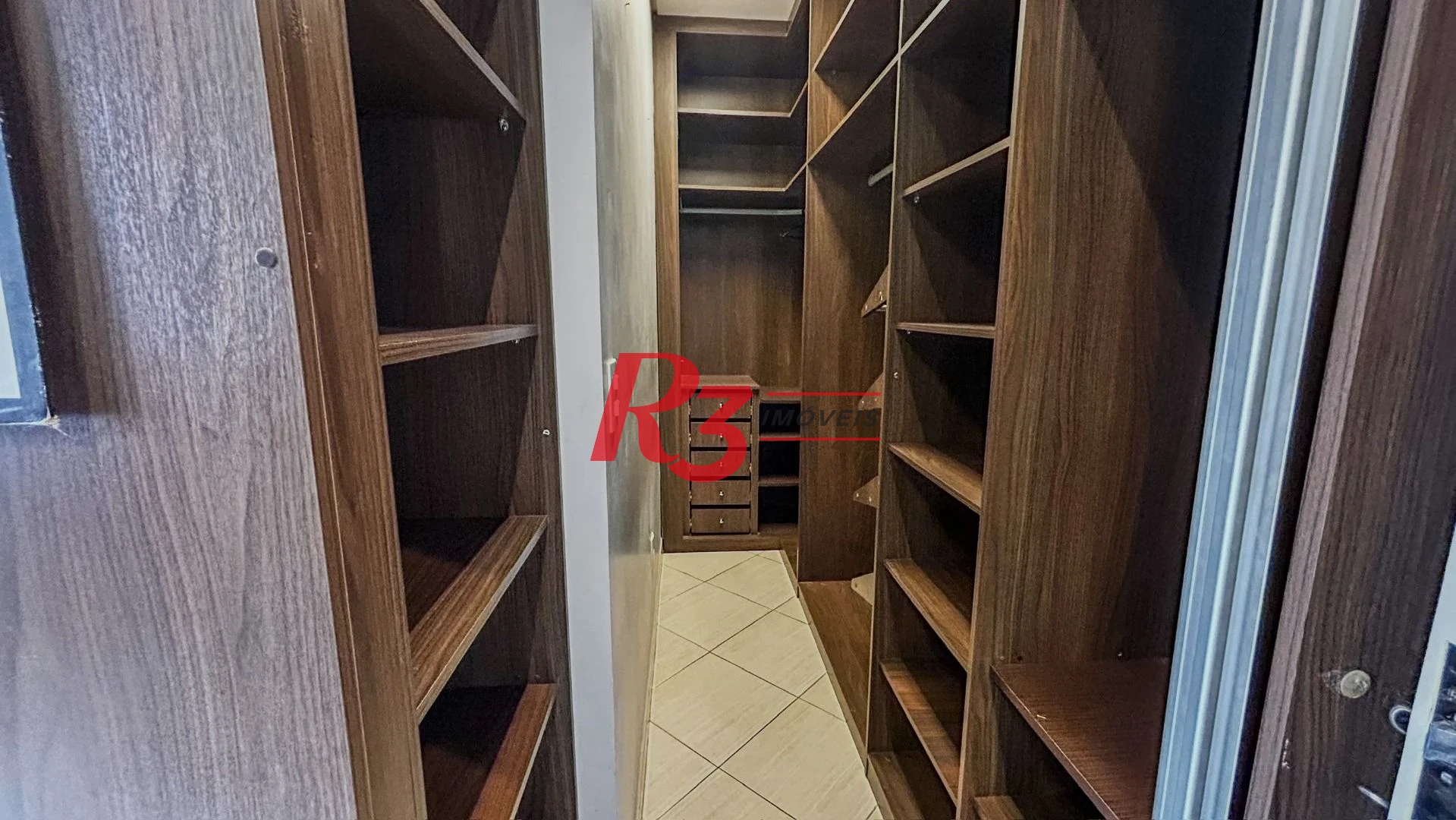 Casa com 3 dormitórios à venda, 307 m² por R$ 1.600.000,00 - Marapé - Santos/SP