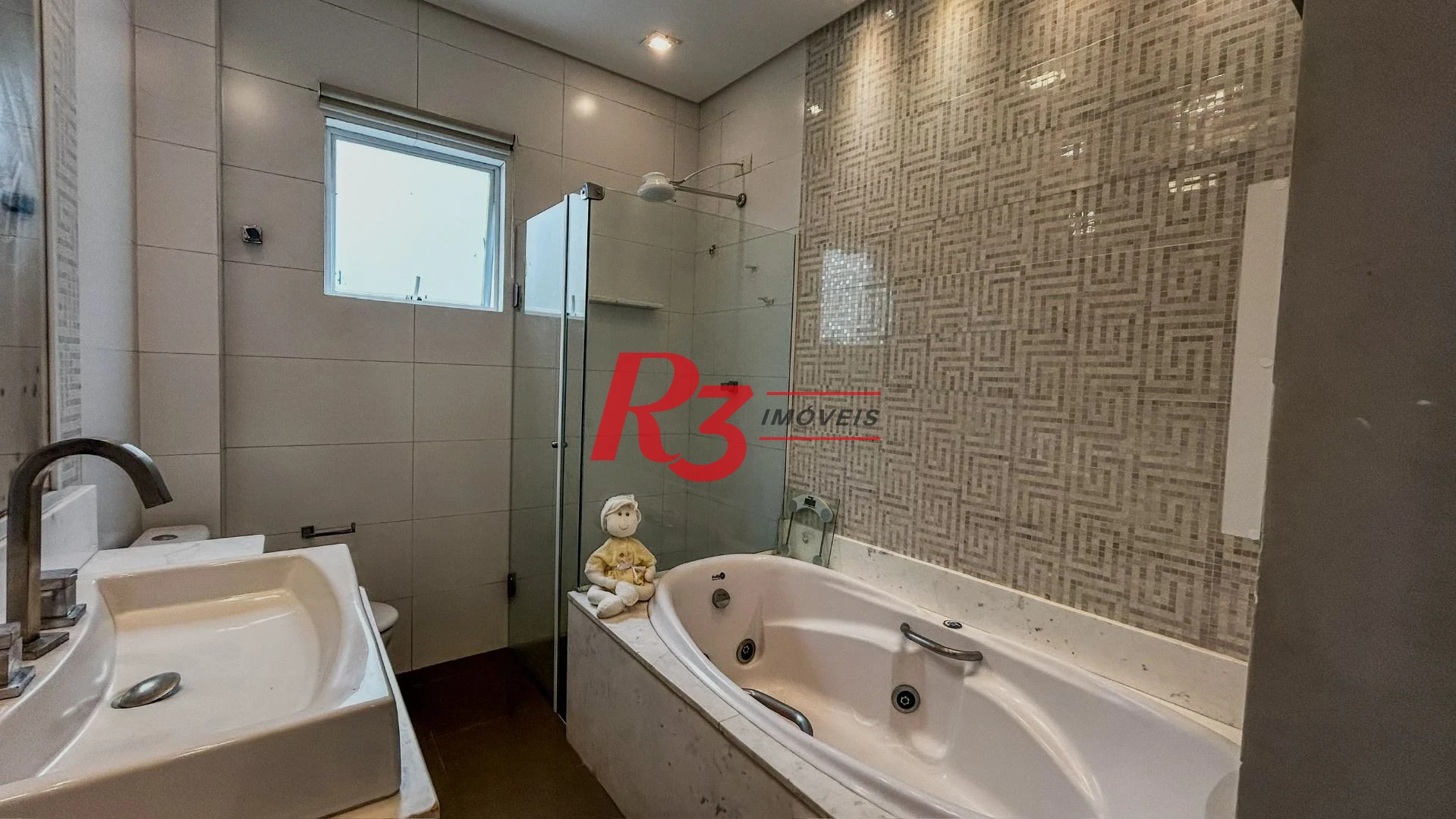 Casa com 3 dormitórios à venda, 307 m² por R$ 1.600.000,00 - Marapé - Santos/SP