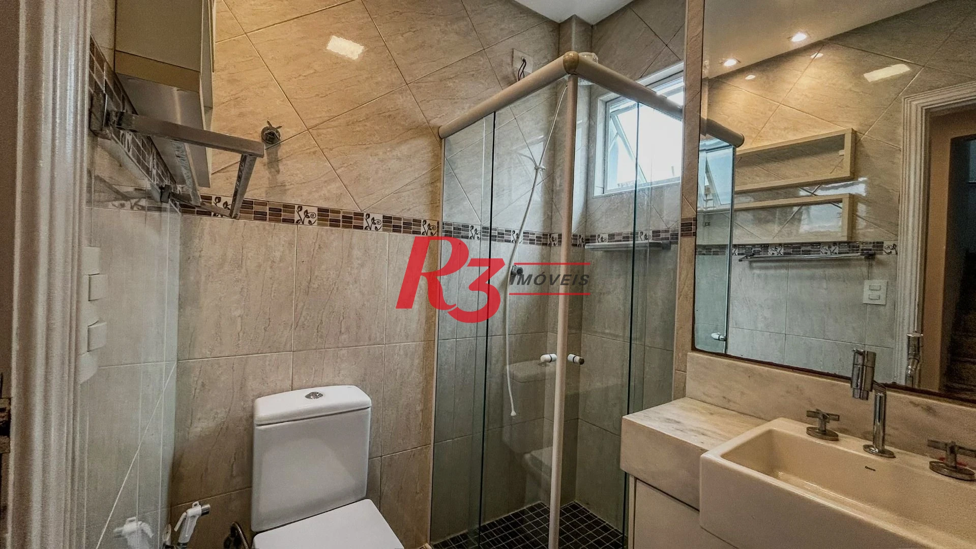 Casa com 3 dormitórios à venda, 307 m² por R$ 1.600.000,00 - Marapé - Santos/SP