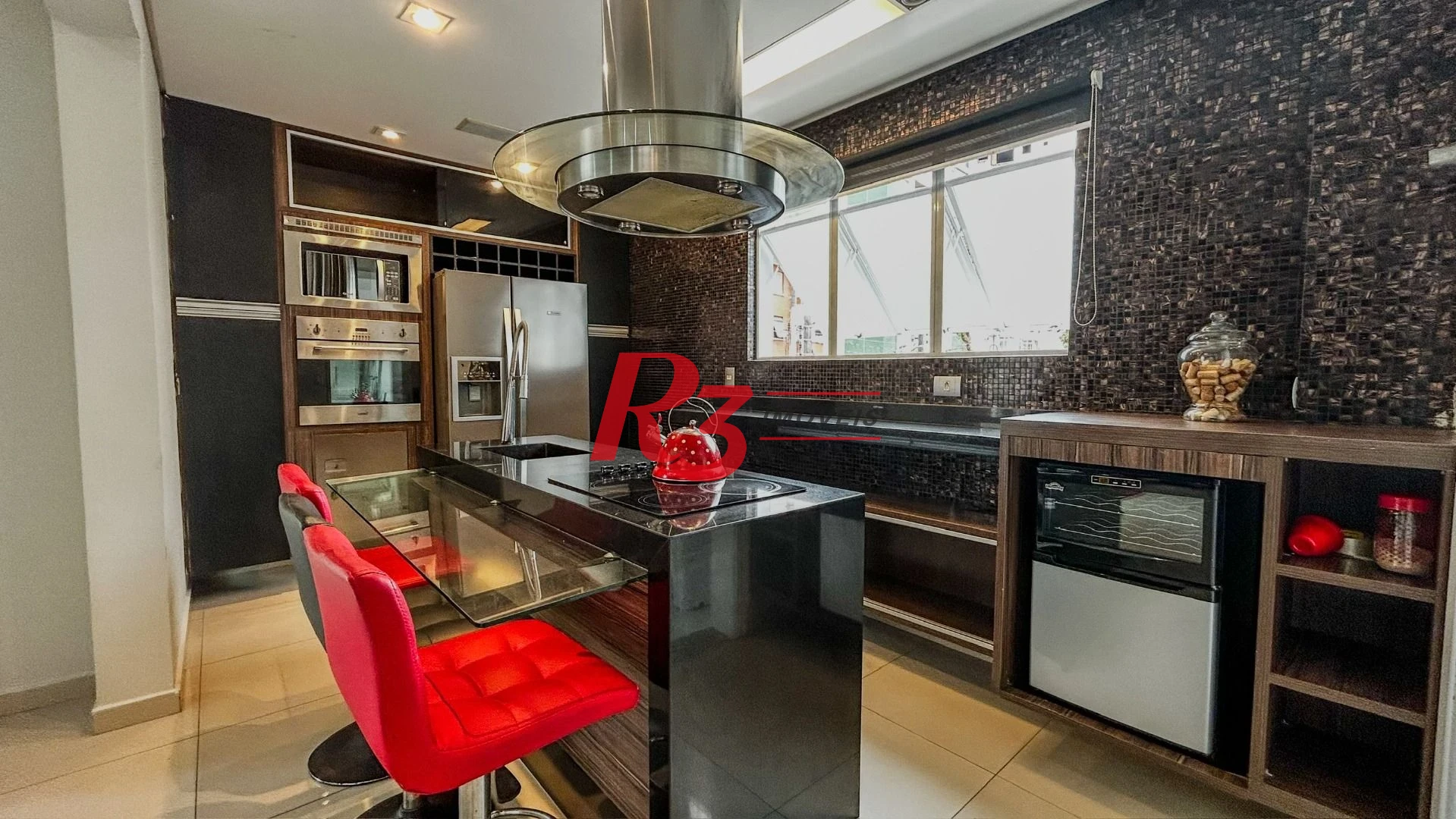 Casa com 3 dormitórios à venda, 307 m² por R$ 1.600.000,00 - Marapé - Santos/SP