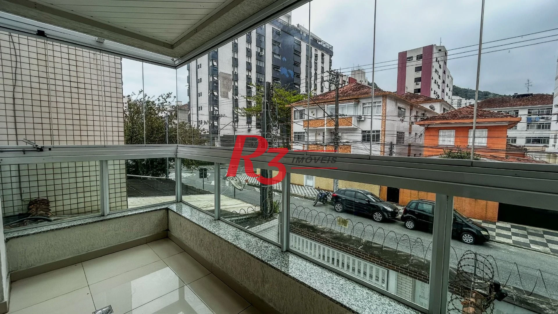 Casa com 3 dormitórios à venda, 307 m² por R$ 1.600.000,00 - Marapé - Santos/SP