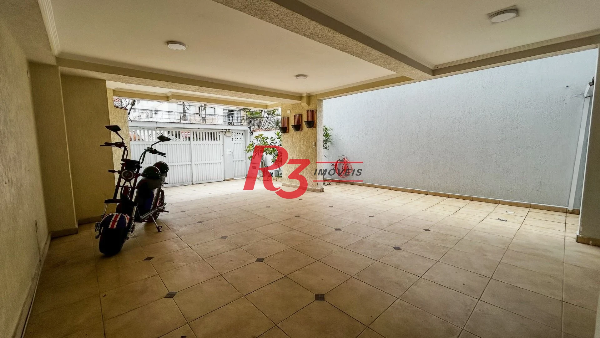 Casa com 3 dormitórios à venda, 307 m² por R$ 1.600.000,00 - Marapé - Santos/SP