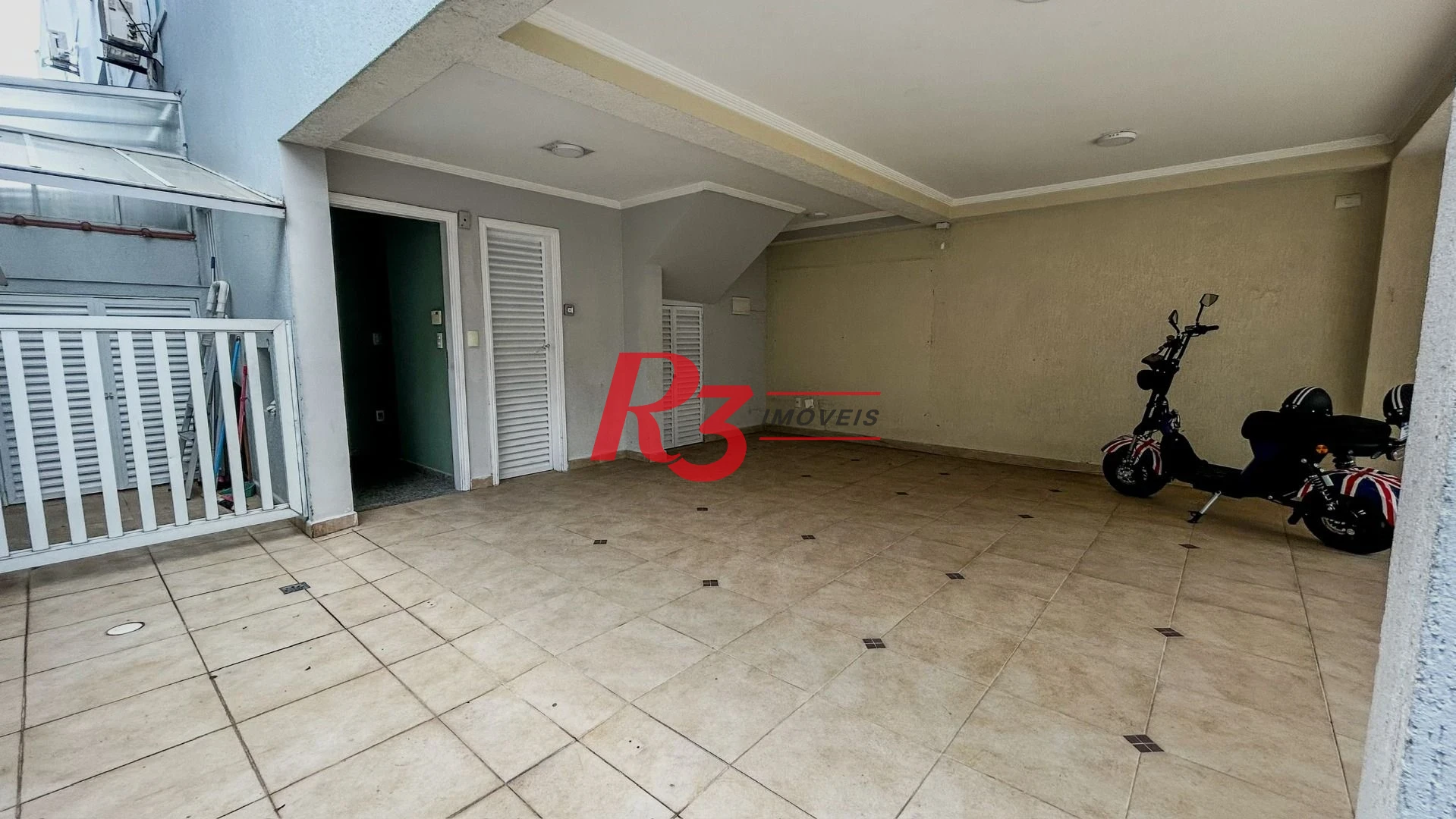 Casa com 3 dormitórios à venda, 307 m² por R$ 1.600.000,00 - Marapé - Santos/SP