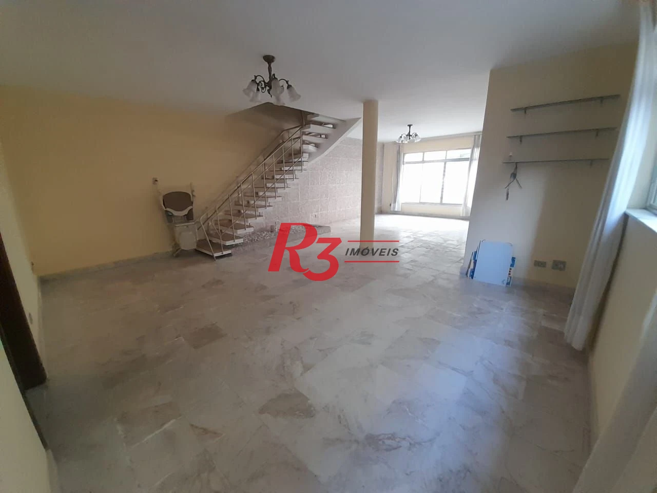 Casa com 3 dormitórios à venda, 250 m² por R$ 1.600.000,00 - Gonzaga - Santos/SP